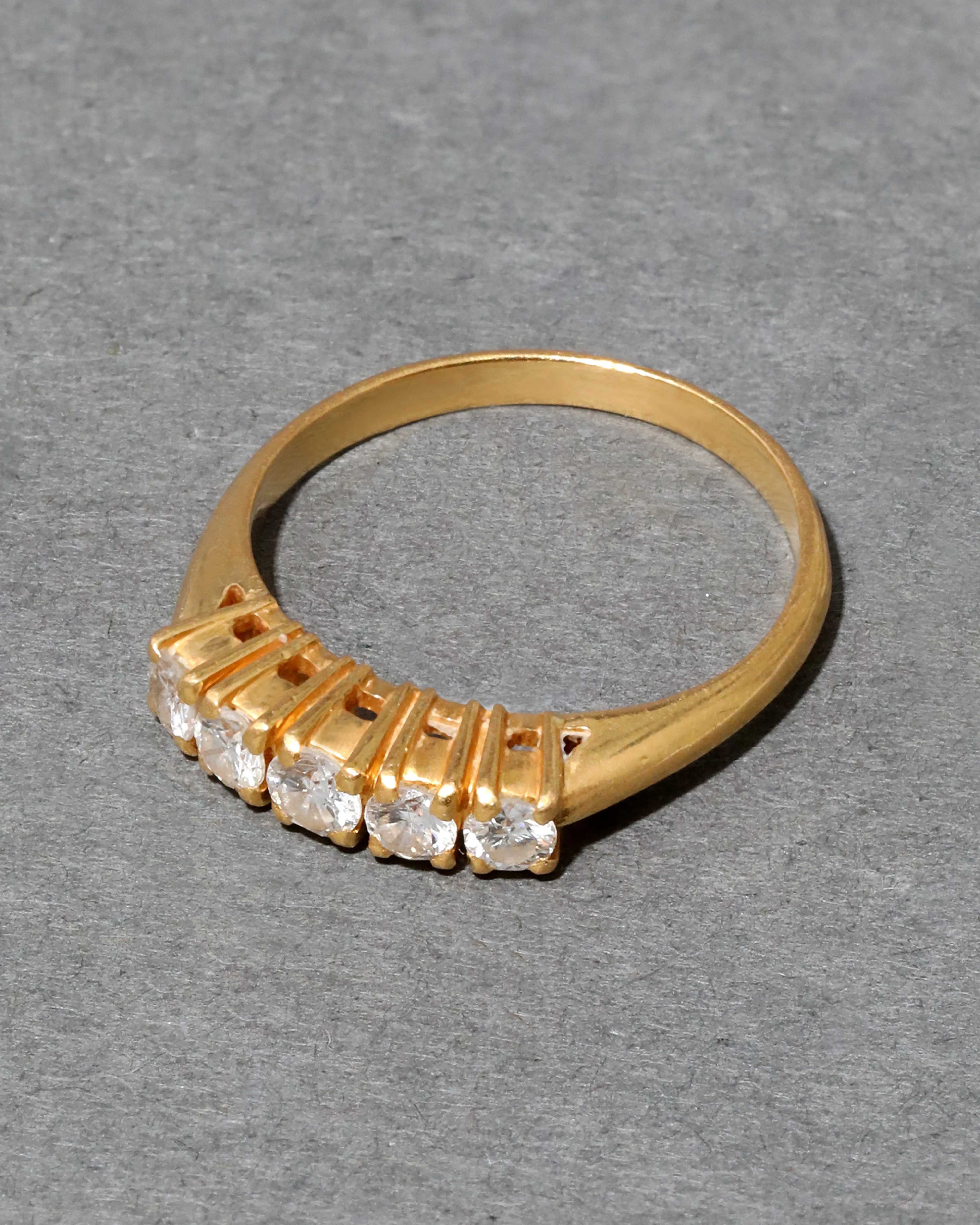 Vintage 1980s 20k Gold Tapered Diamond Band Ring sold by Alexis Bittar product image thumbnail 3
