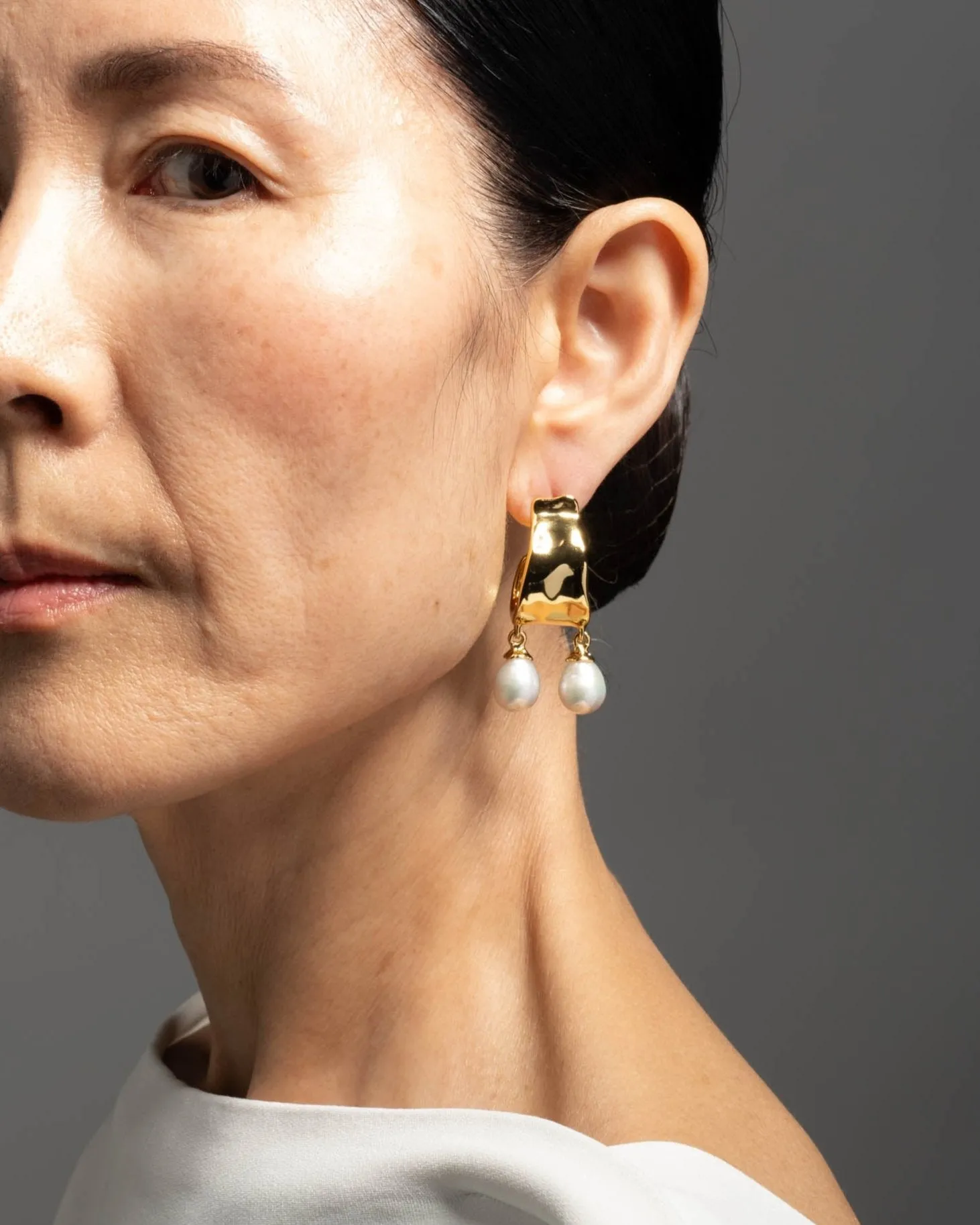 Perla Freshwater Pearl Drop Hoop Earring sold by Alexis Bittar product image thumbnail 3
