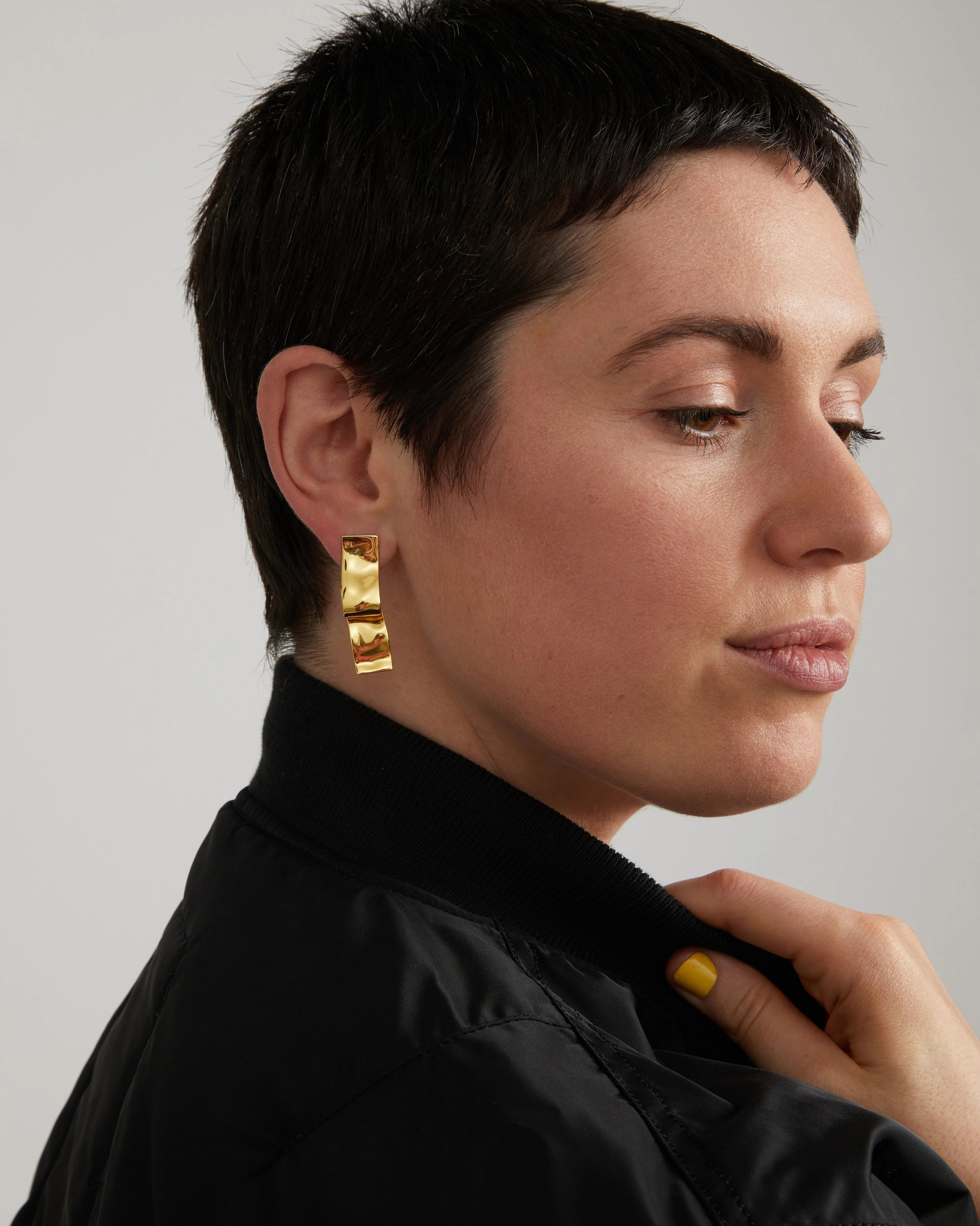 Twisted Gold Folded Ribbon Post Earring sold by Alexis Bittar product image thumbnail 3
