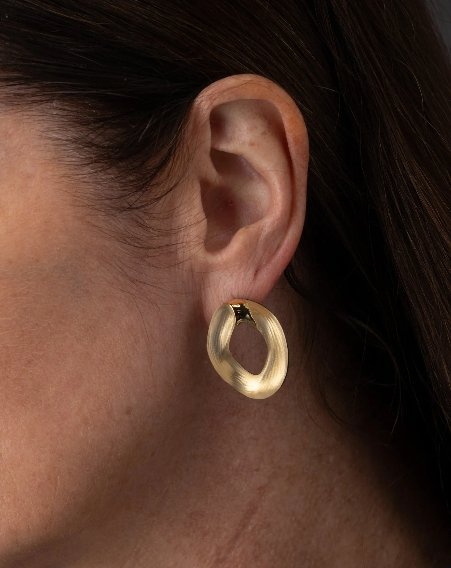 Lucite Molten Curb Link Post Earring- Gold sold by Alexis Bittar product image thumbnail 2