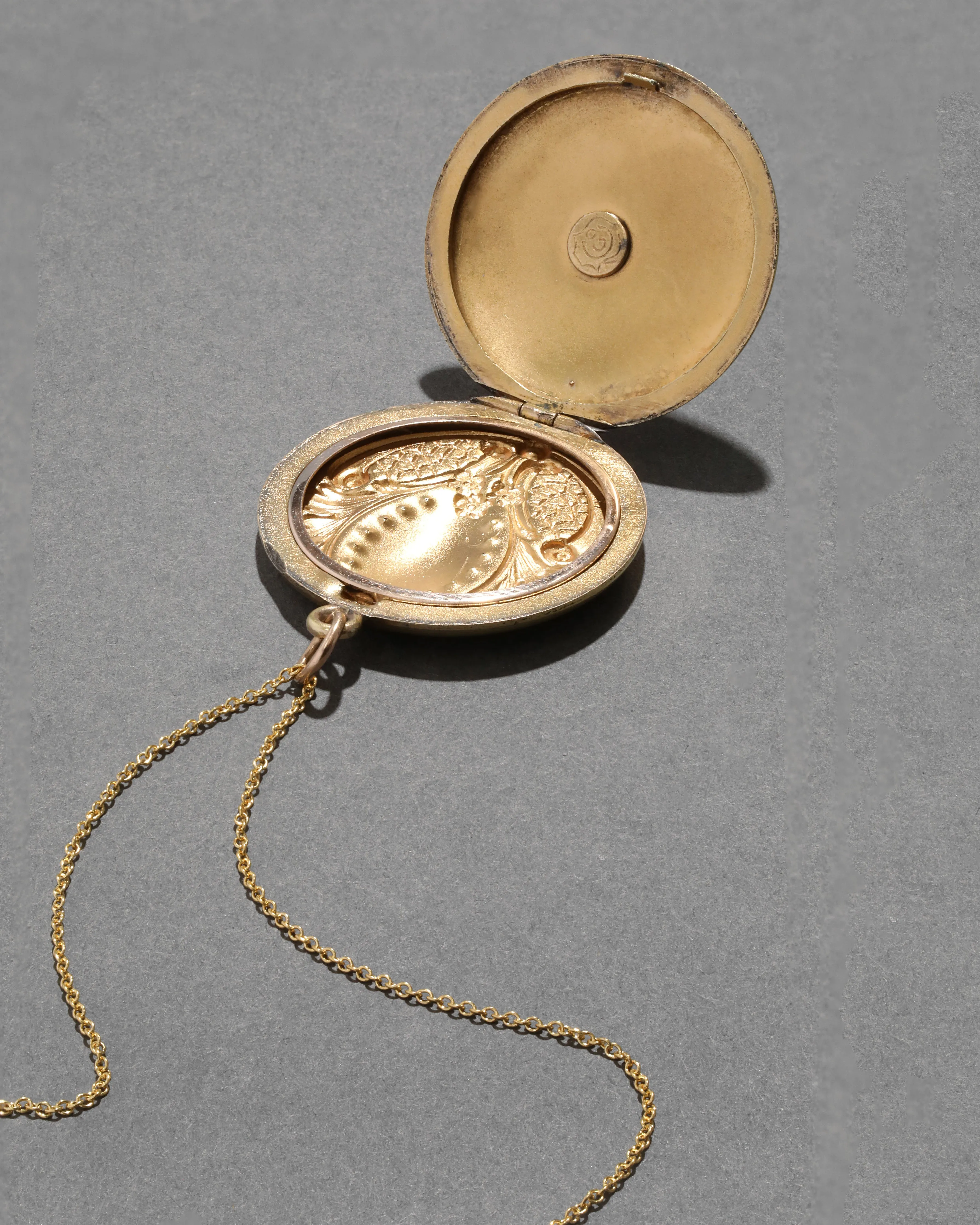 Antique 1910s 14k Gold Fill Classic Art Nouveau Locket Necklace sold by Alexis Bittar product image thumbnail 4