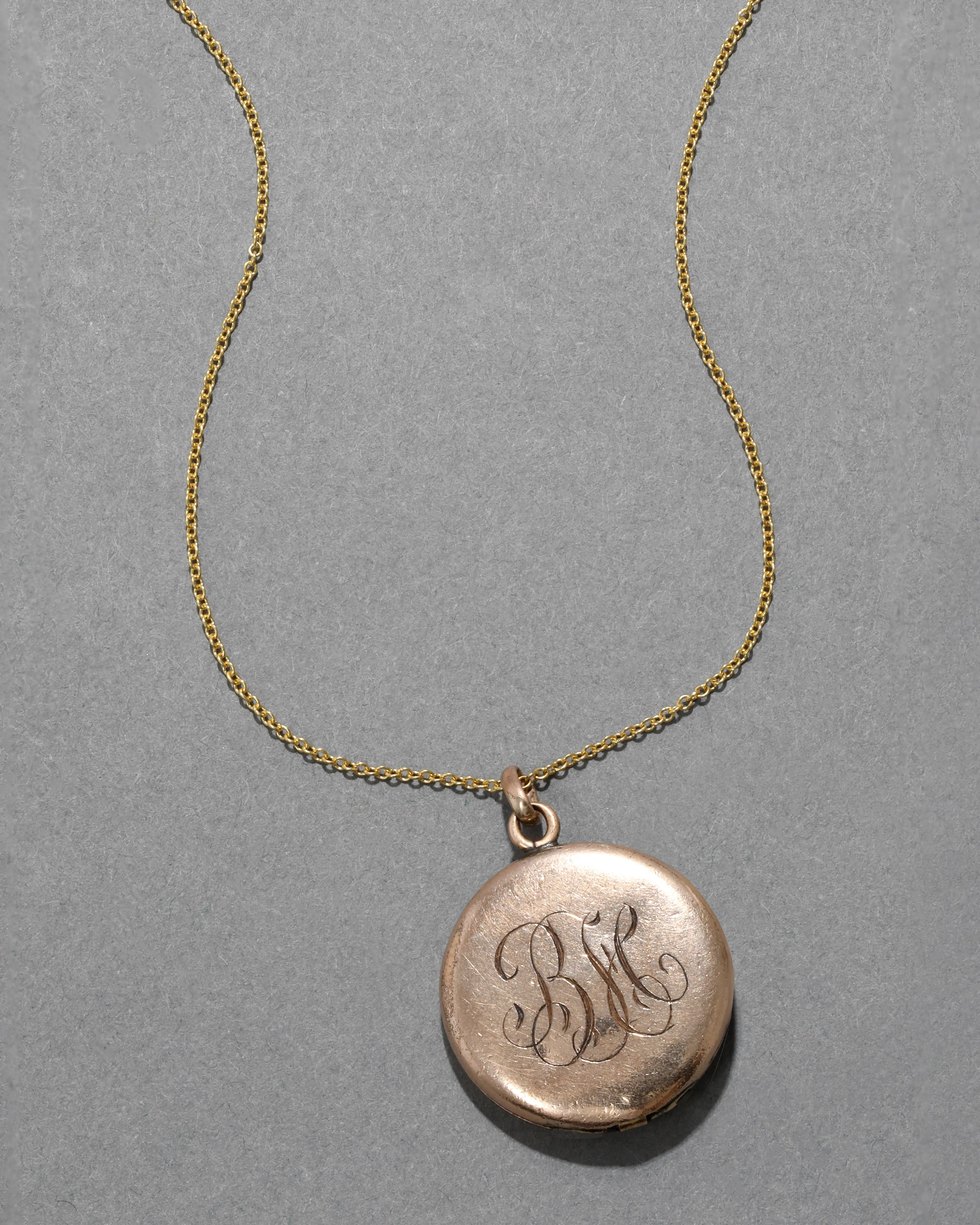 Antique 1800s 14k Gold Filled Floral Etched Circle Locket Necklace sold by Alexis Bittar product image thumbnail 4