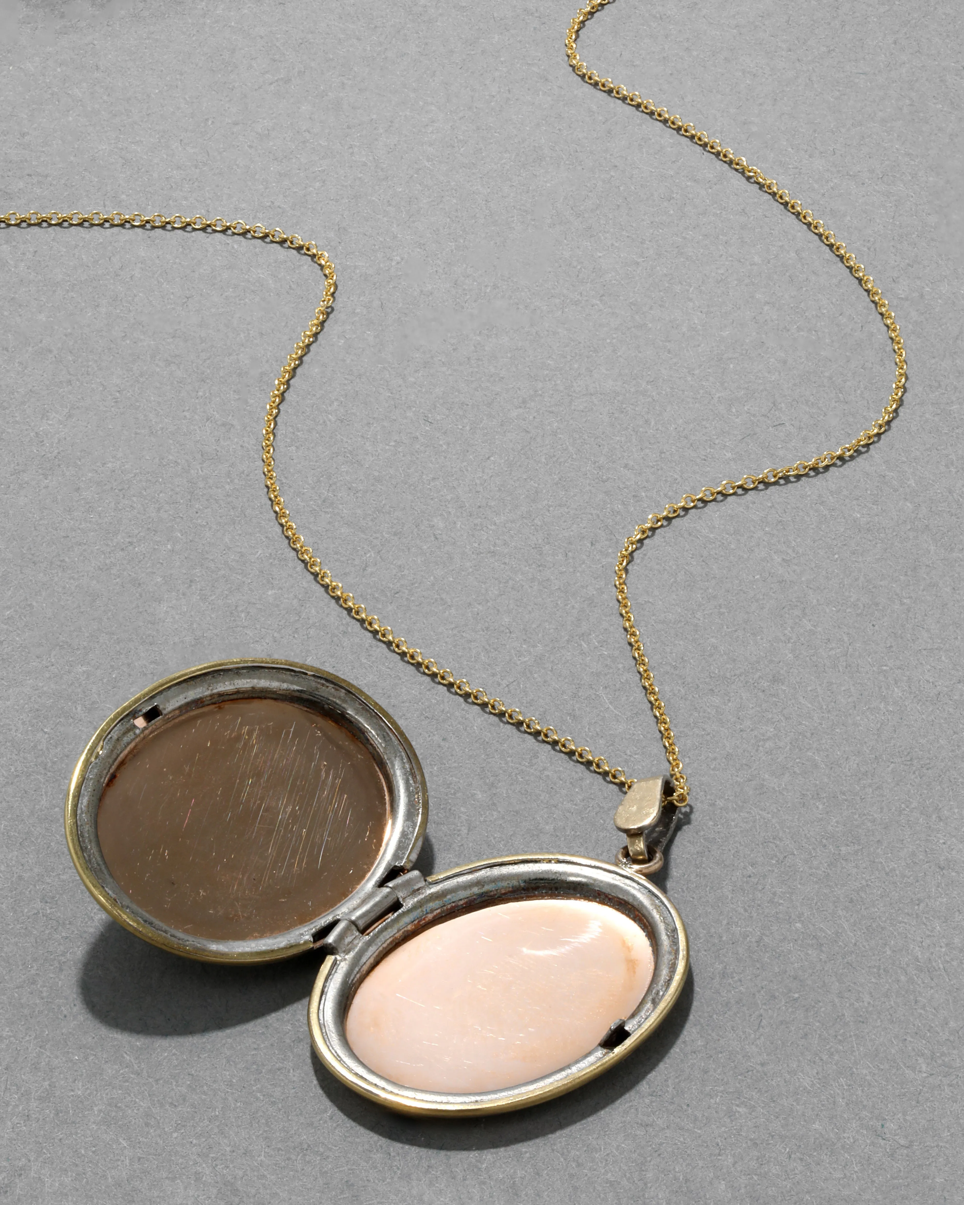 Vintage 1950s 14k Gold Filled 3D Rose Oval Locket Necklace sold by Alexis Bittar product image thumbnail 4