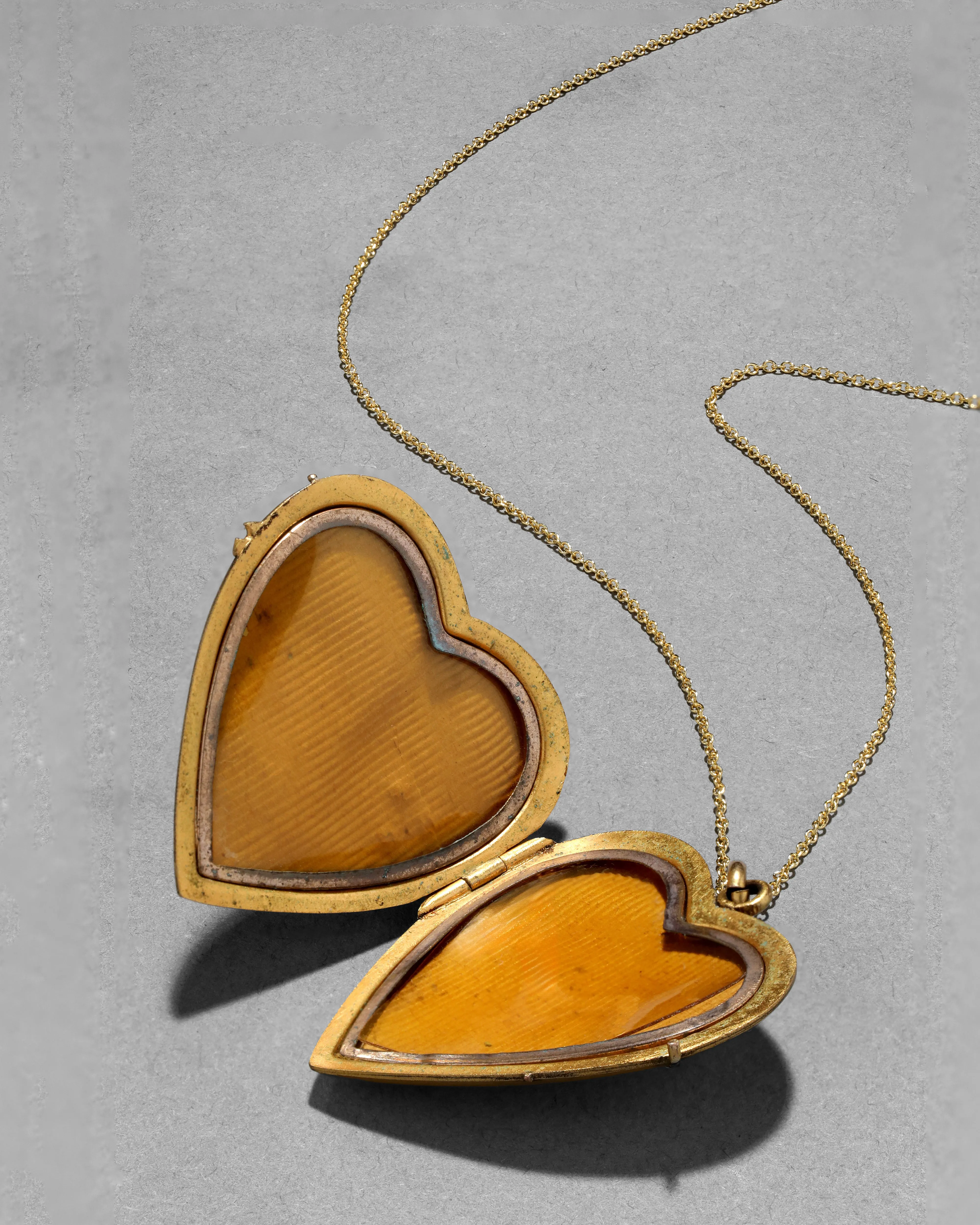 Antique 1910s 14k Gold Fill Garnet Motif Heart Locket Necklace sold by Alexis Bittar product image thumbnail 3