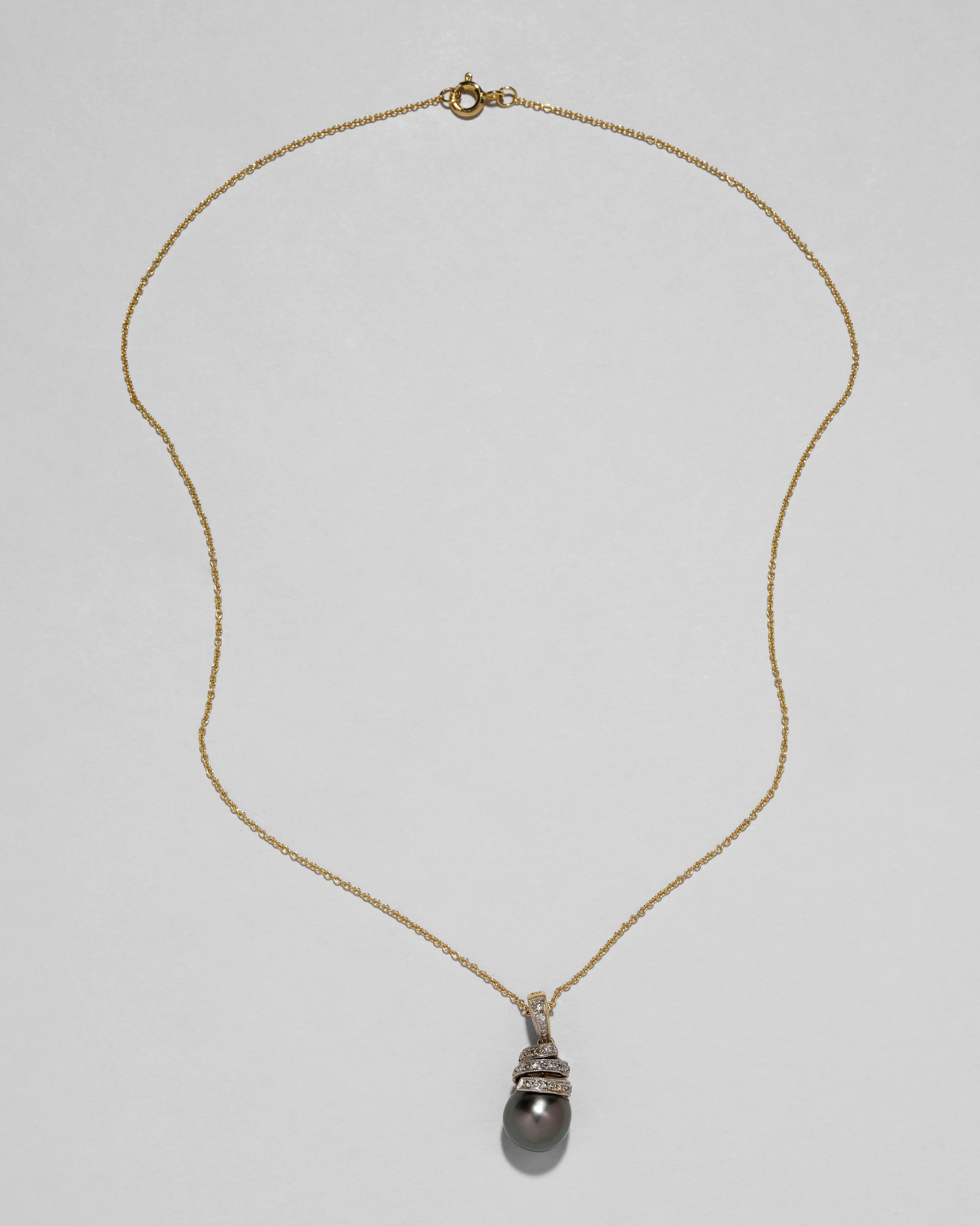 Vintage 18k Two Tone Gold with Black Pearl and Diamond Pendant Necklace sold by Alexis Bittar product image thumbnail 2