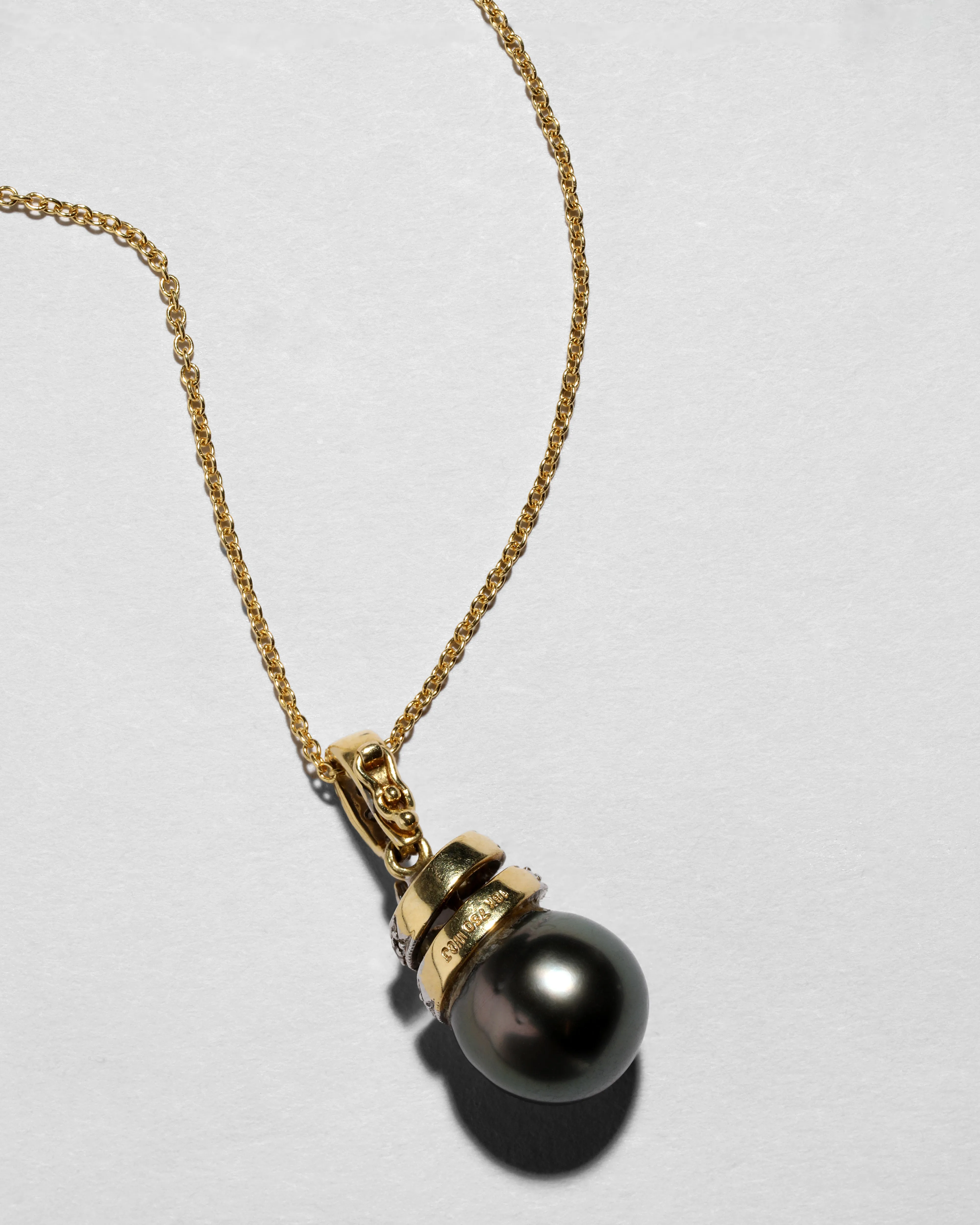 Vintage 18k Two Tone Gold with Black Pearl and Diamond Pendant Necklace sold by Alexis Bittar product image thumbnail 3