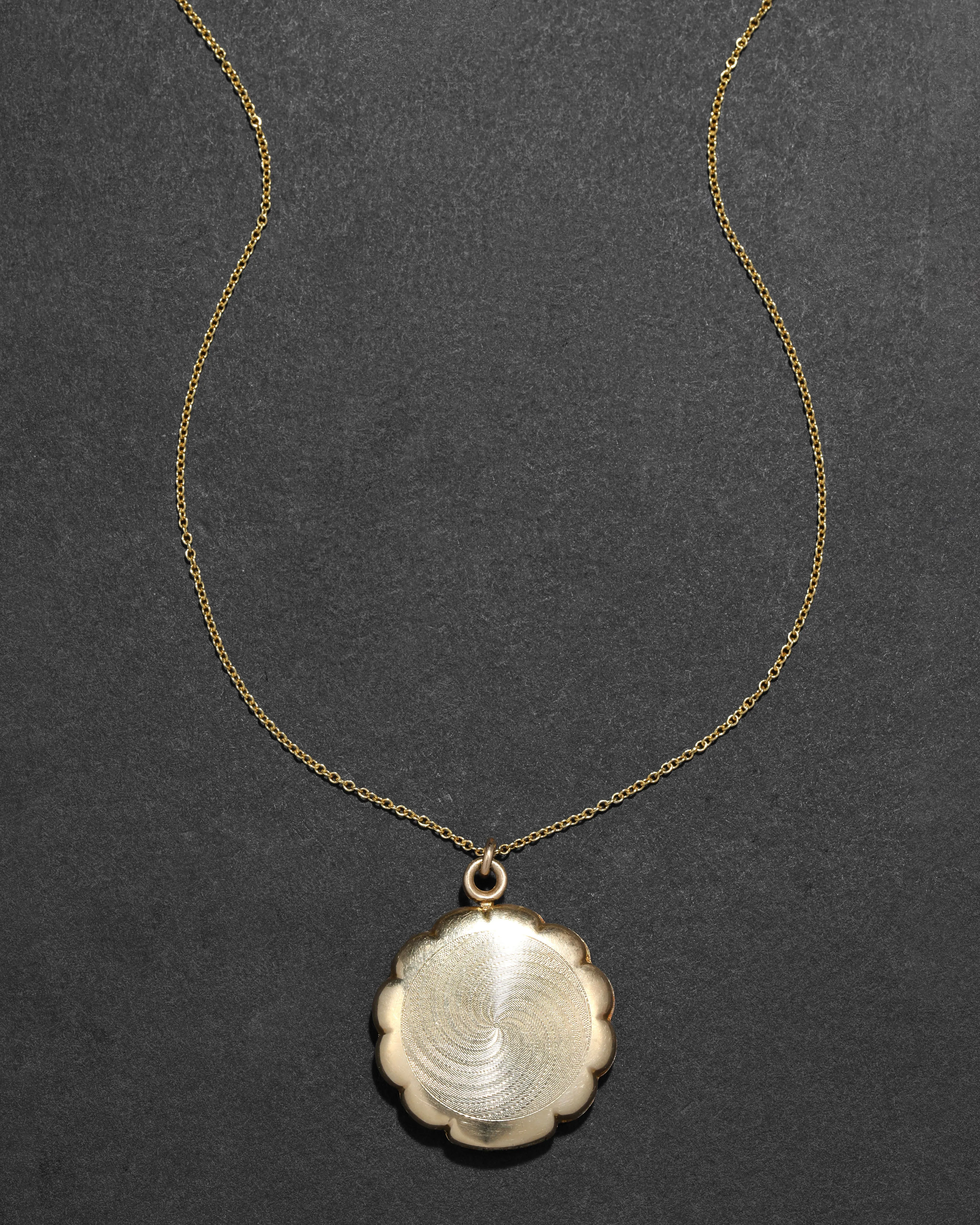 Antique 1920s 12k Gold Filled Etched Floral and Scalloped Edge Locket Necklace sold by Alexis Bittar product image thumbnail 4