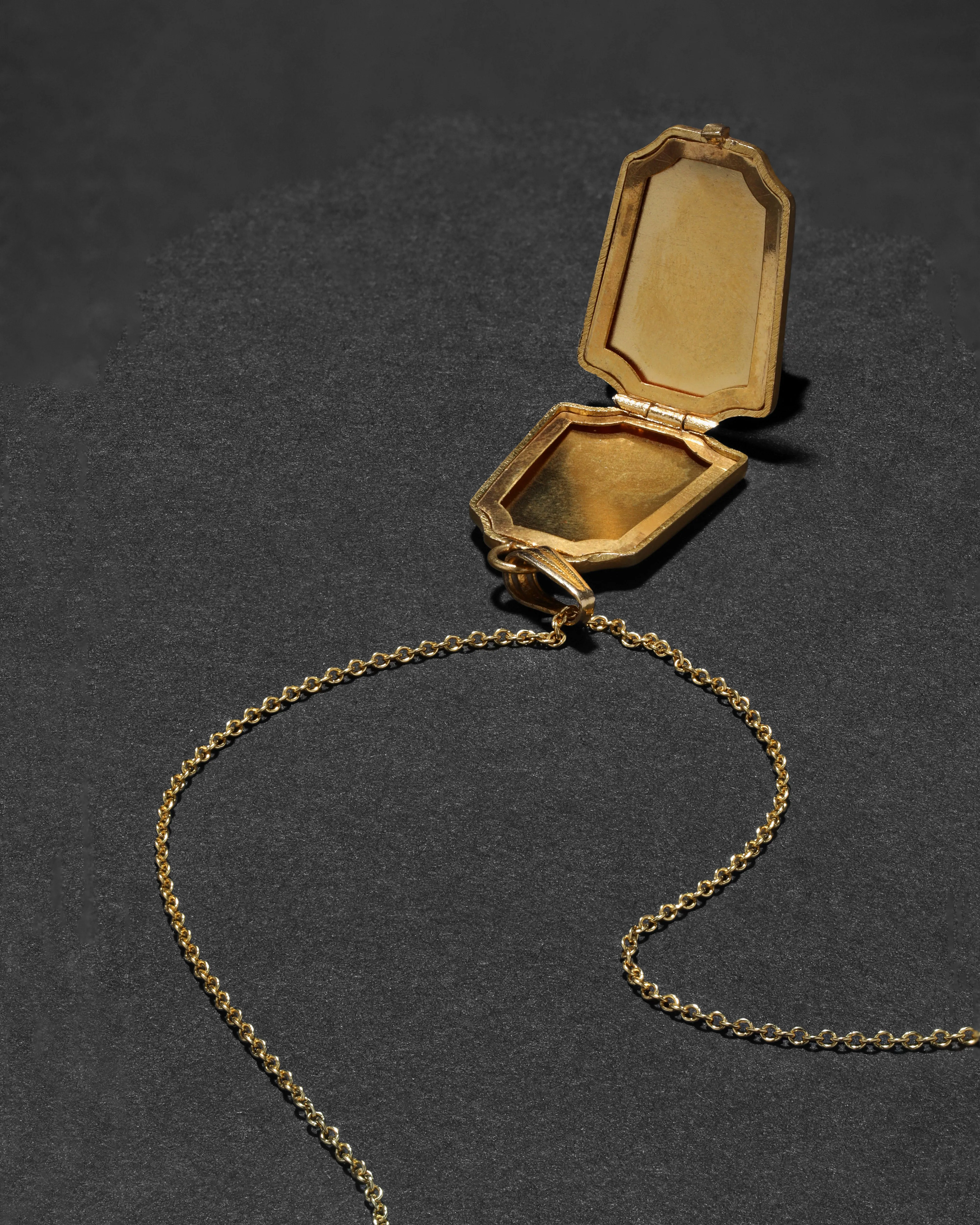 Vintage 1940s 12k Gold Filled Floral Etched Deco Locket Necklace sold by Alexis Bittar product image thumbnail 3