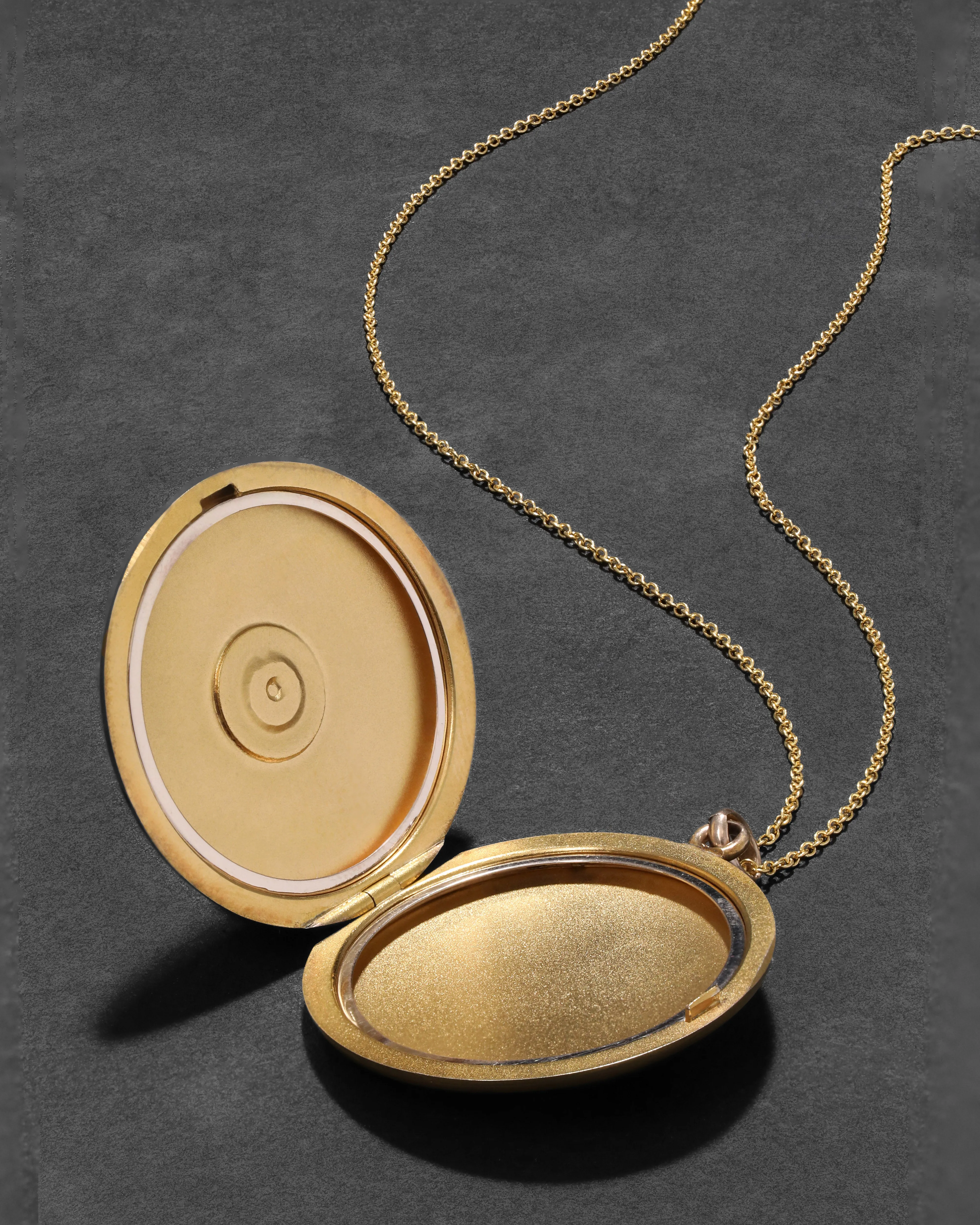 Antique 1800s 14k Gold Fill Hand-Etched Classic Round Locket sold by Alexis Bittar product image thumbnail 4