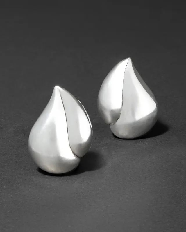 Vintage 1980s Sterling Silver Handmade Leaf Clip Earring made by Alexis Bittar