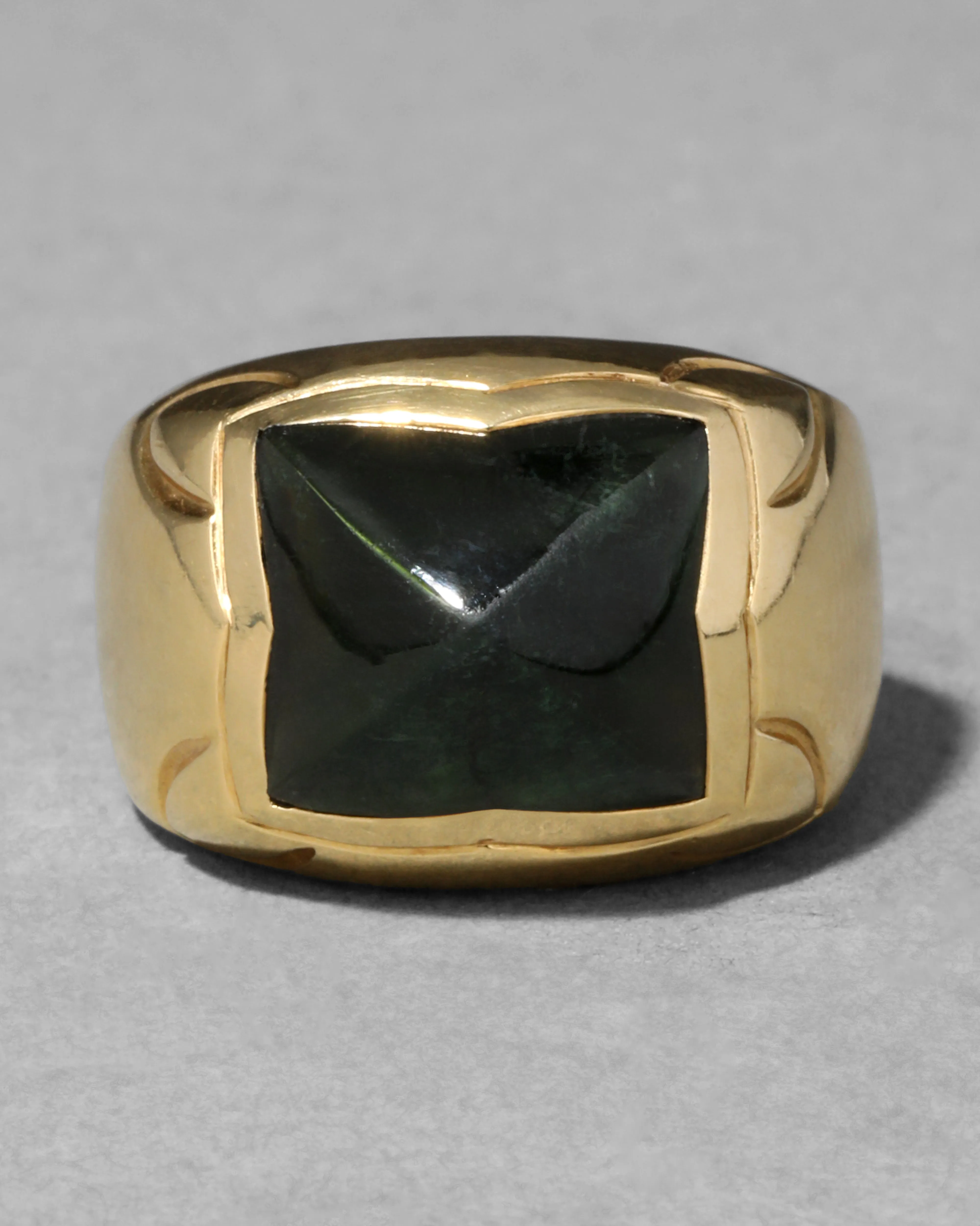 Vintage 1940s 18k Gold & Pyramid Cut Green Tourmaline Band Ring sold by Alexis Bittar product image thumbnail 2