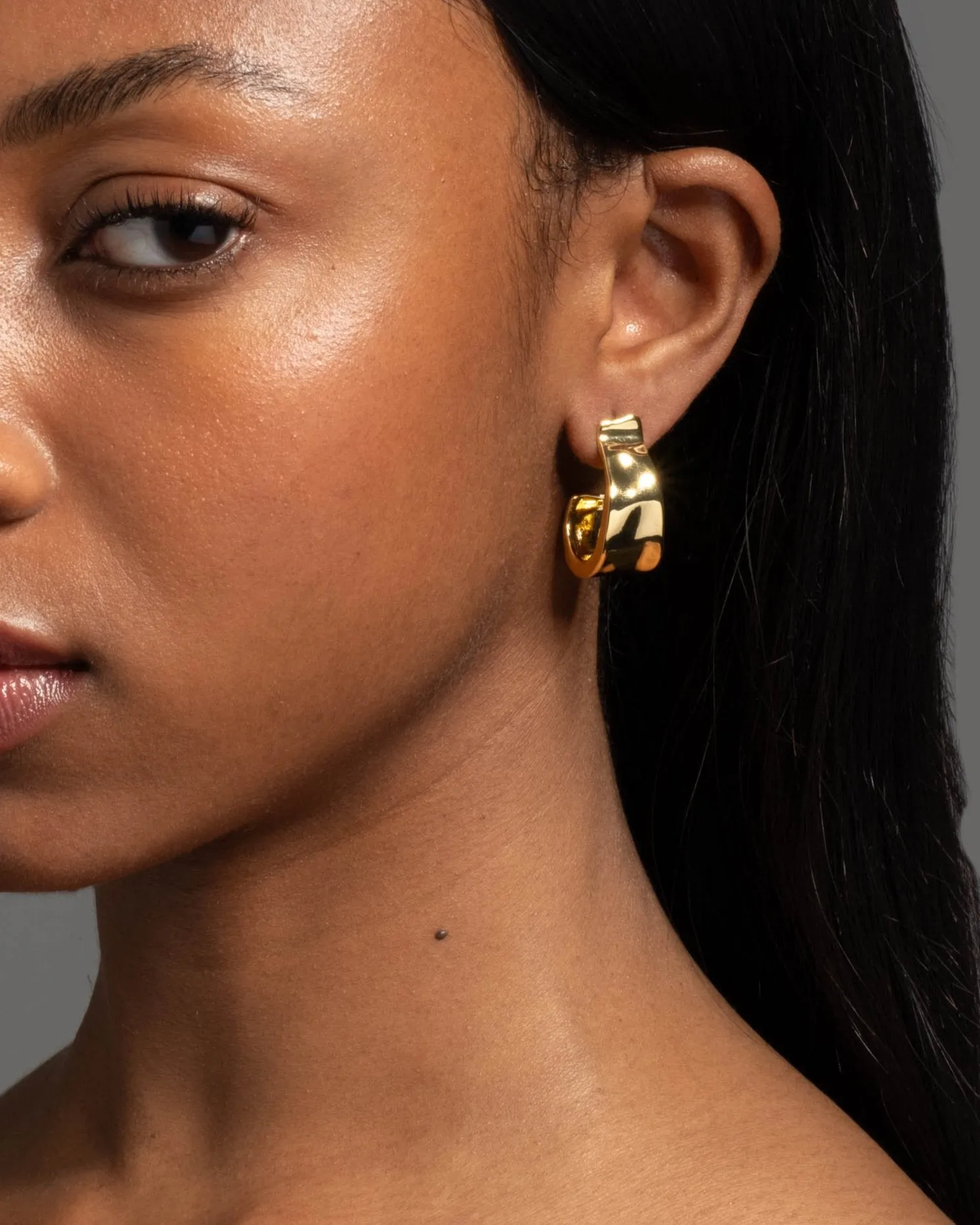 Molten Gold Ribbon Hoop Earring sold by Alexis Bittar product image thumbnail 2