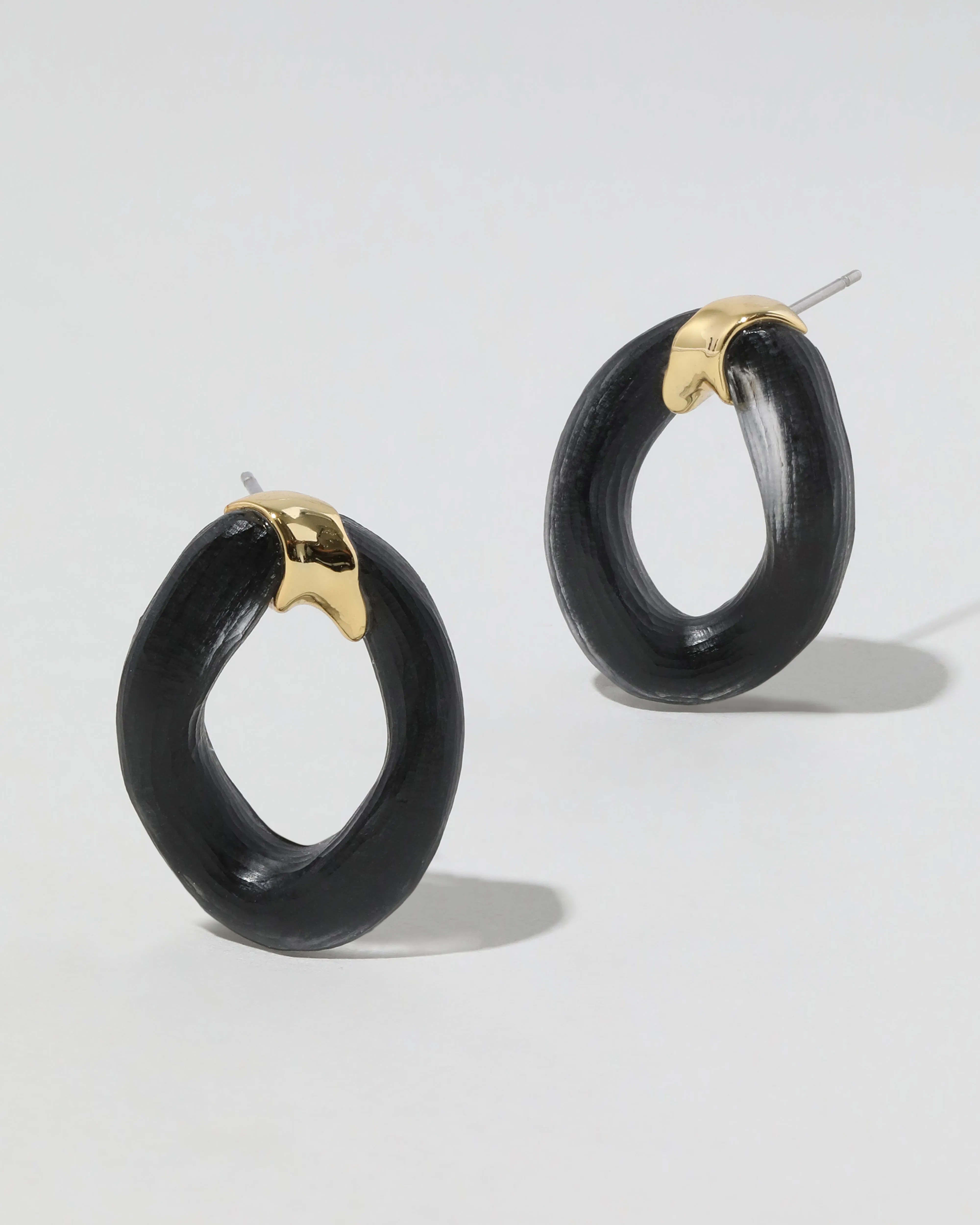 Lucite Molten Curb Link Post Earring - Black sold by Alexis Bittar
