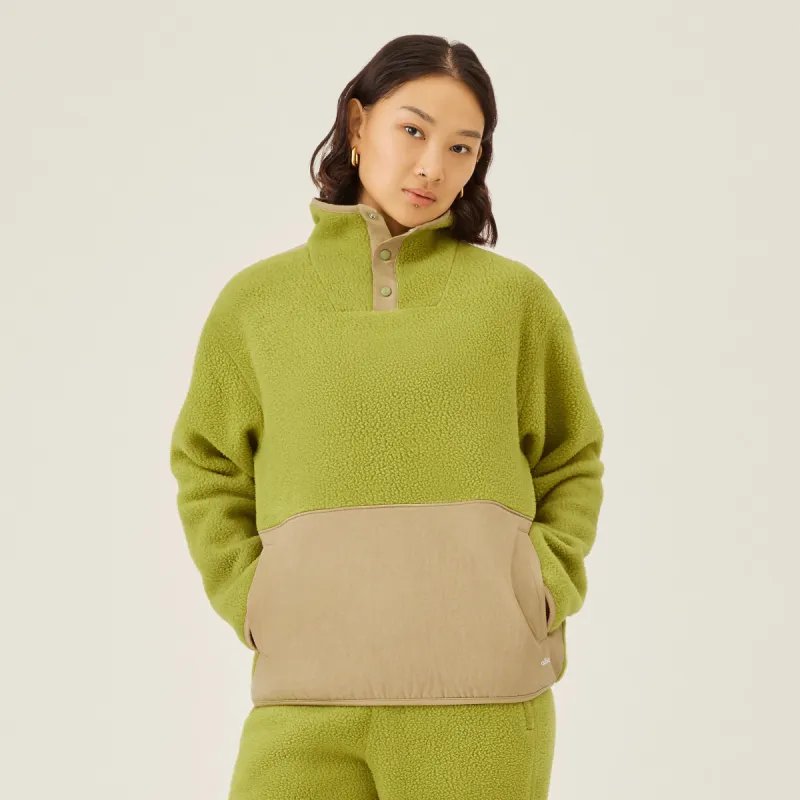 Women's Fluff Fleece Pullover - Hazy Lime (Hazy Beige) made by allbirds