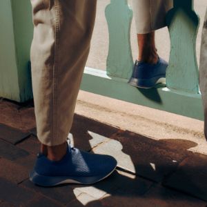 Men's Tree Dasher Relay (DV) - Bloom Coral/Bloom Red (Calm Taupe Sole) sold by allbirds