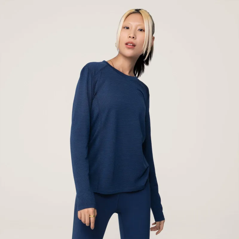Women's Natural Run Long Sleeve Tee - True Navy sold by allbirds