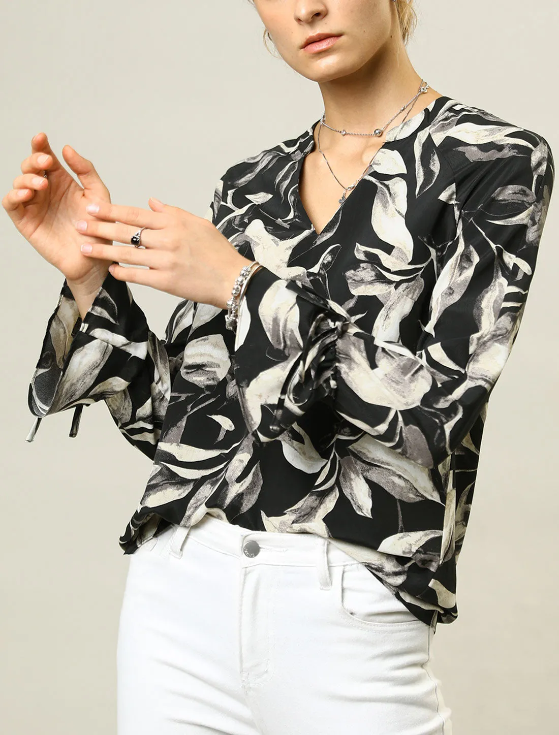 Floral Long Sleeve V Neck Print Tie Cuff Chiffon Vintage Blouse sold by Allegra K product image thumbnail 3
