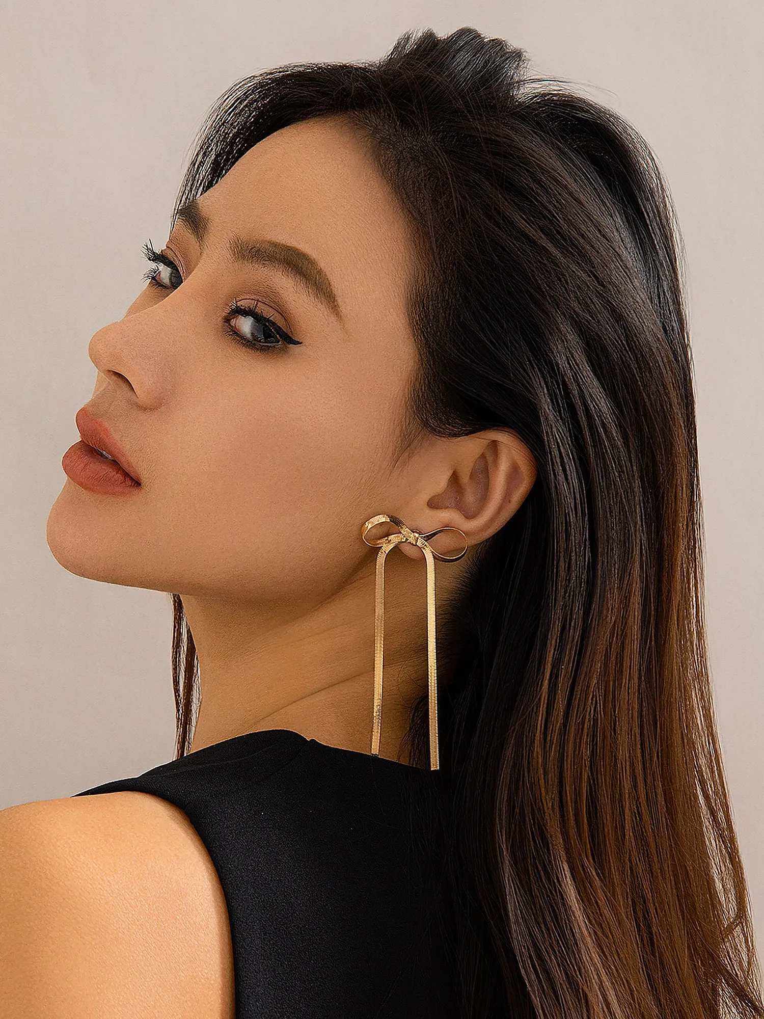 Alloy Faux Pearl Rhinestones Bow Shape Stud Earrings sold by Allegra K product image thumbnail 3