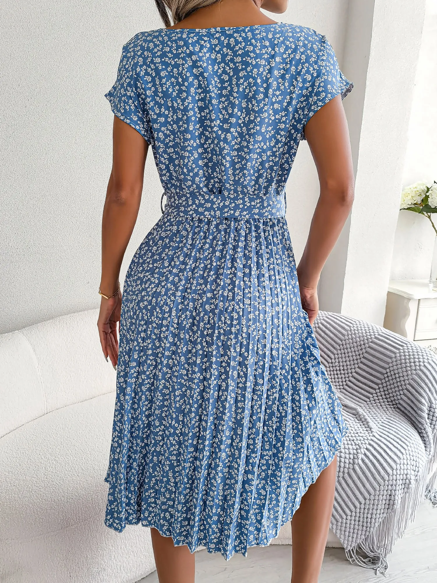 Retro-Chic All-Over Blooms Short Sleeves Floral Pleated Waist Detail Midi Casual Dress sold by Allegra K product image thumbnail 3