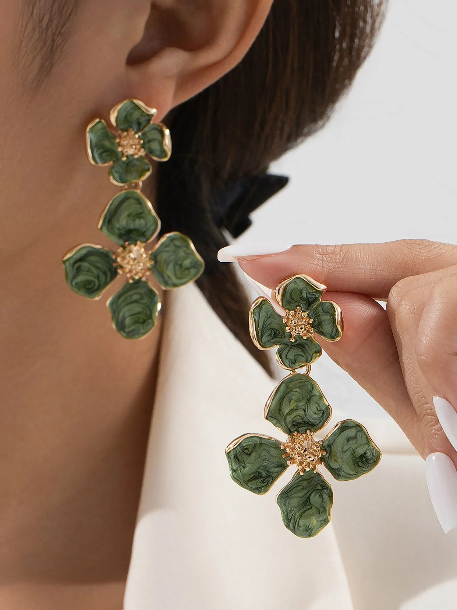 2 Pcs Alloy Flower Shape Pendant Necklace Earrings Set sold by Allegra K product image thumbnail 2