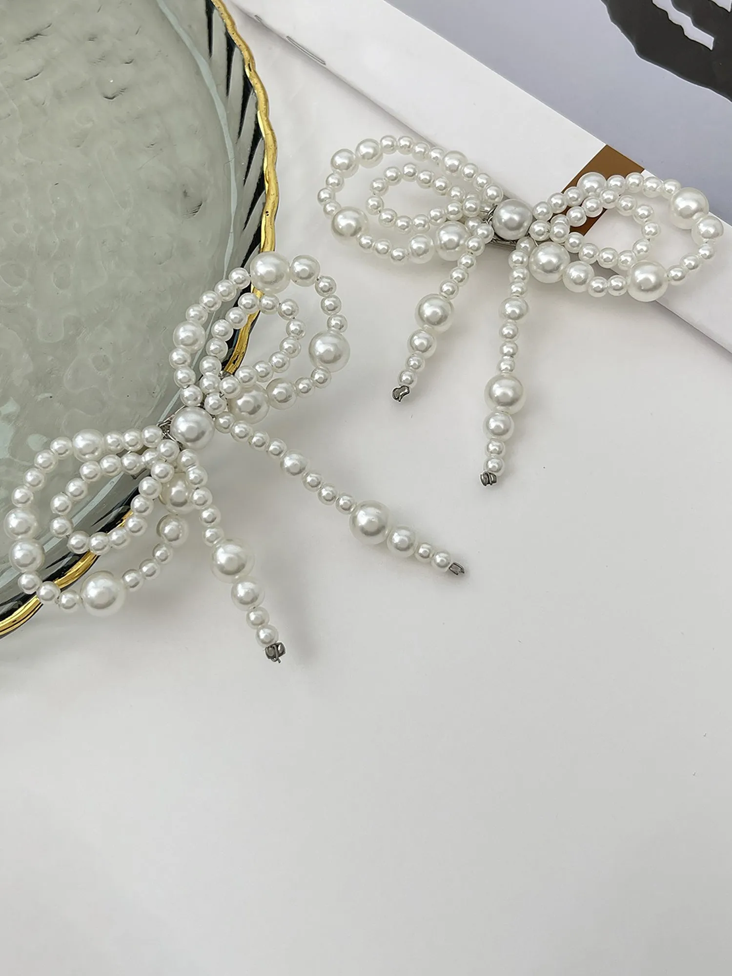 2 Pieces Faux Pearl Bow Decorated Metal Pin Set sold by Allegra K product image thumbnail 4
