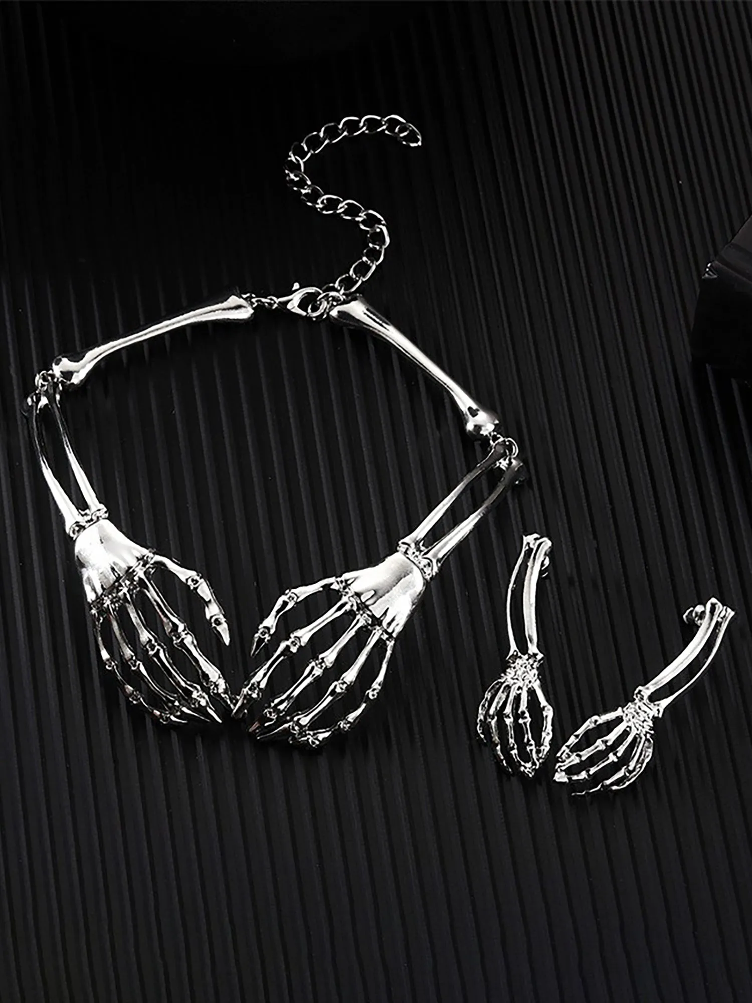Halloween Skull Claw Necklace & Earrings Set sold by Allegra K product image thumbnail 4