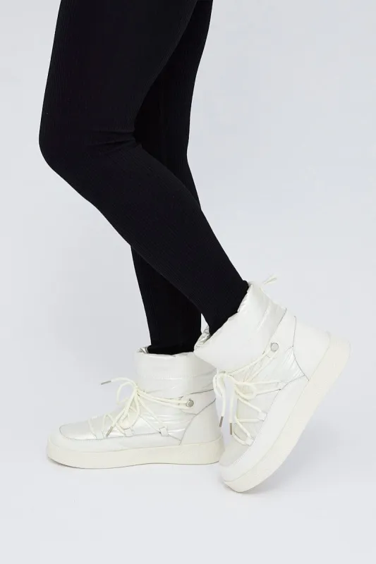 White Snow Ski Padded Boot sold by Ally Fashion