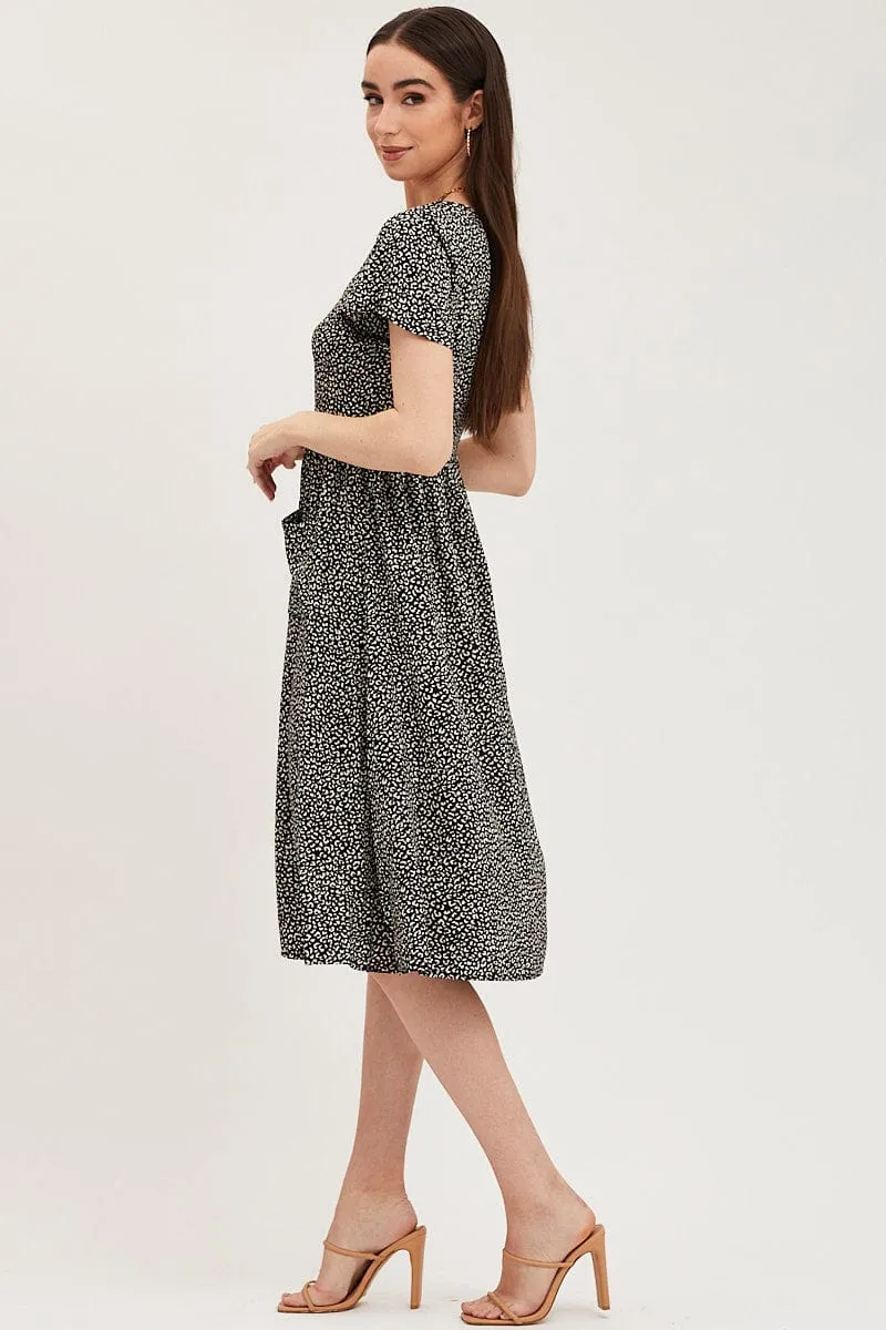 Geo Print Pocket Front Button Midi Dress sold by Ally Fashion product image thumbnail 4