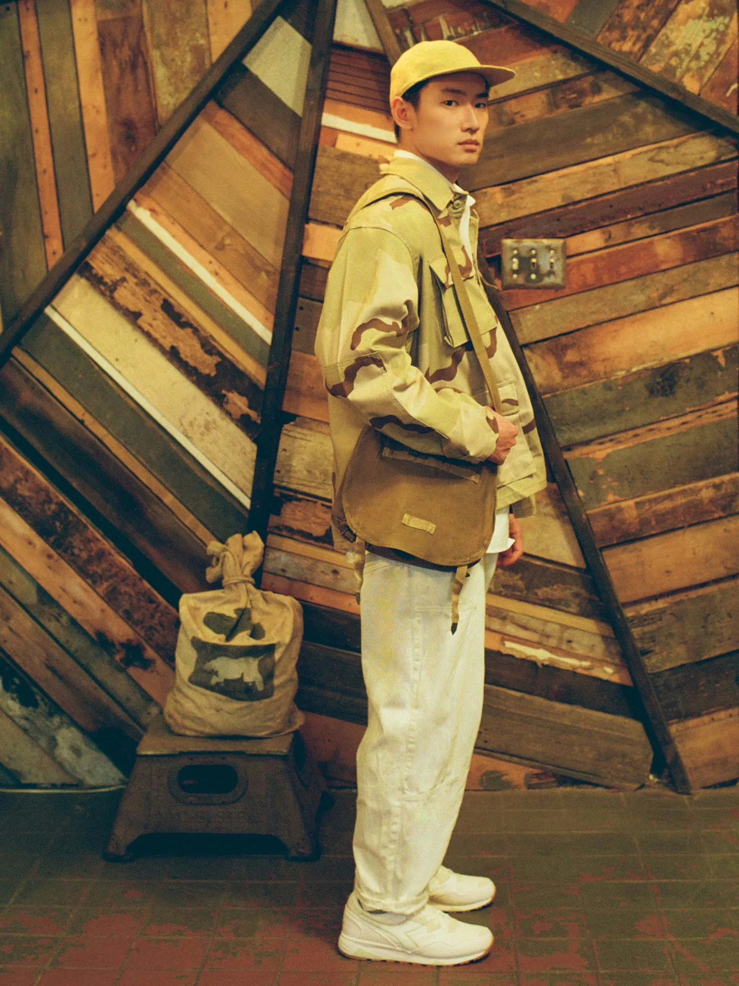 VINTAGE CZECH CANVAS BREAD BAG sold by Alpha Industries product image thumbnail 2