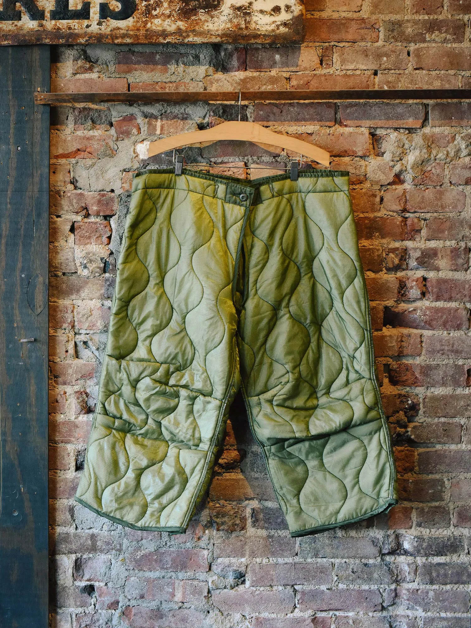 VINTAGE M-65 QUILTED FIELD PANT sold by Alpha Industries