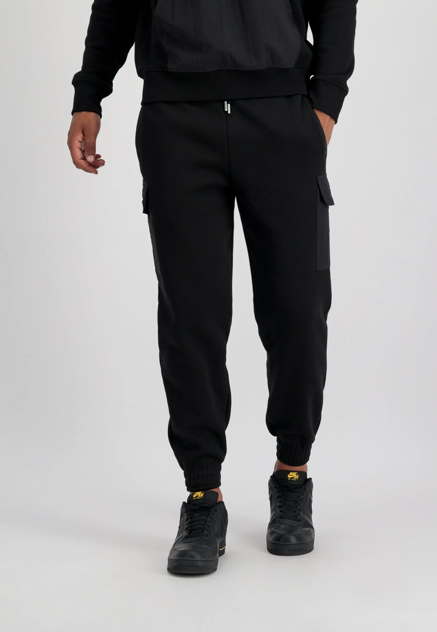 SWEAT NYLON CARGO JOGGER sold by Alpha Industries