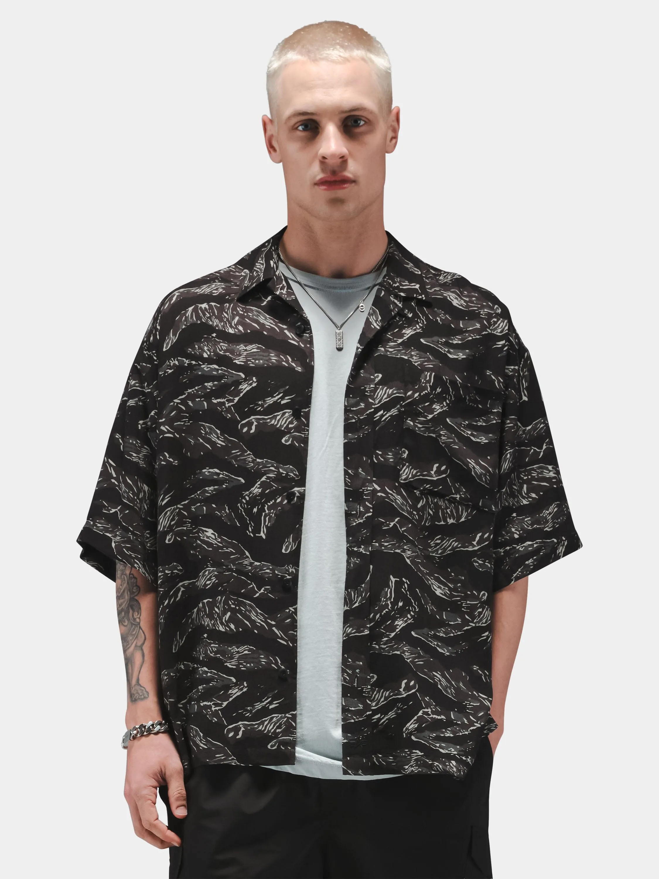 CAMO RELAXED CAMP SHORT SLEEVE SHIRT sold by Alpha Industries product image thumbnail 2