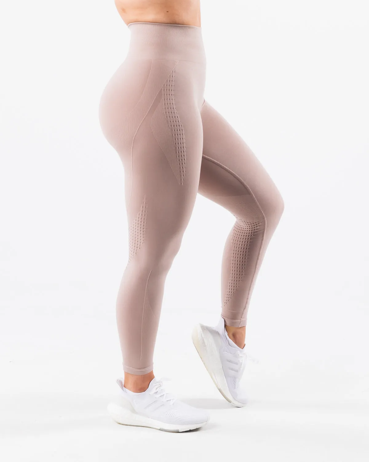 Contour Ultra-High Rise Legging - Porcelain sold by Alphalete product image thumbnail 5