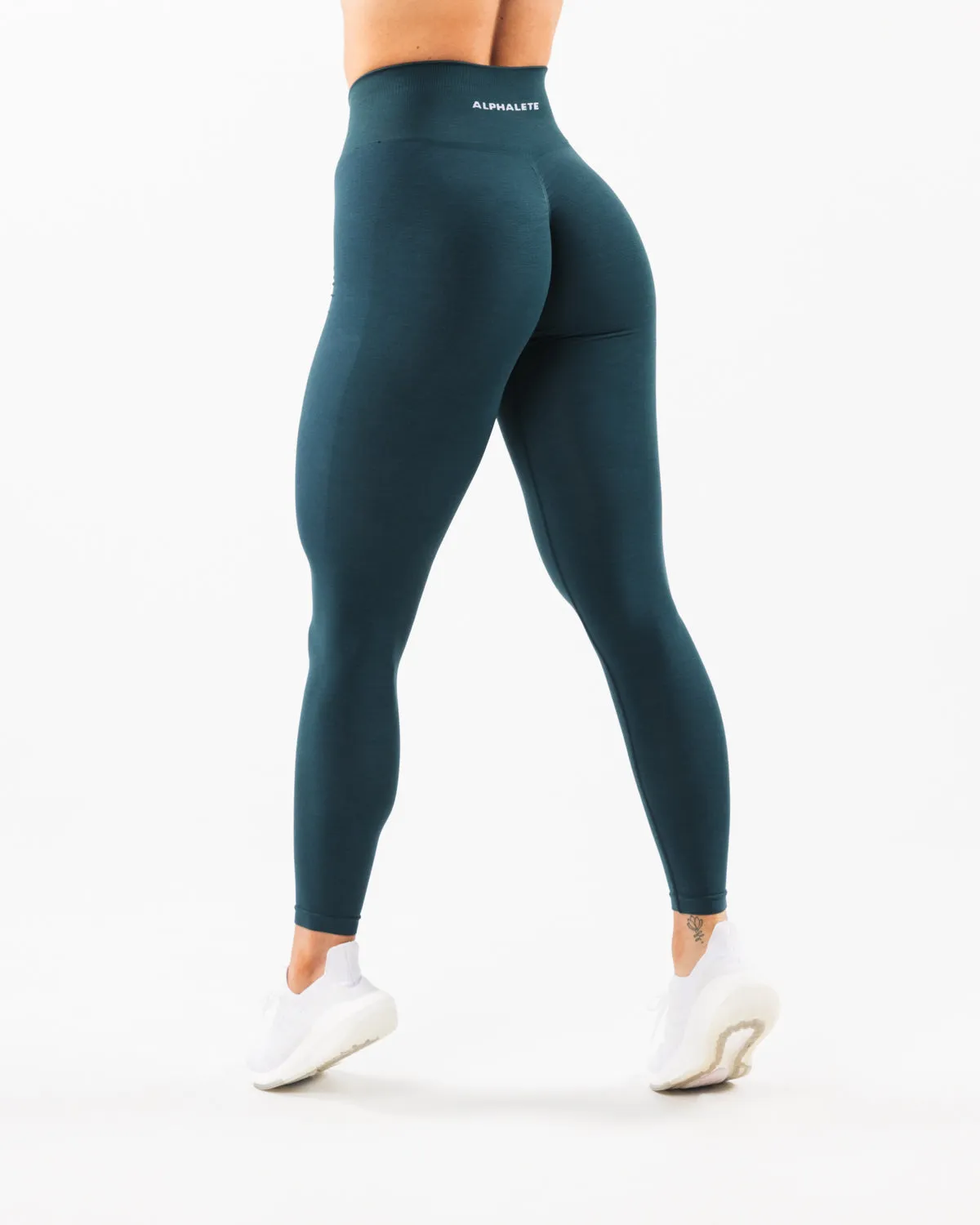 Amplify Legging - Midnight sold by Alphalete