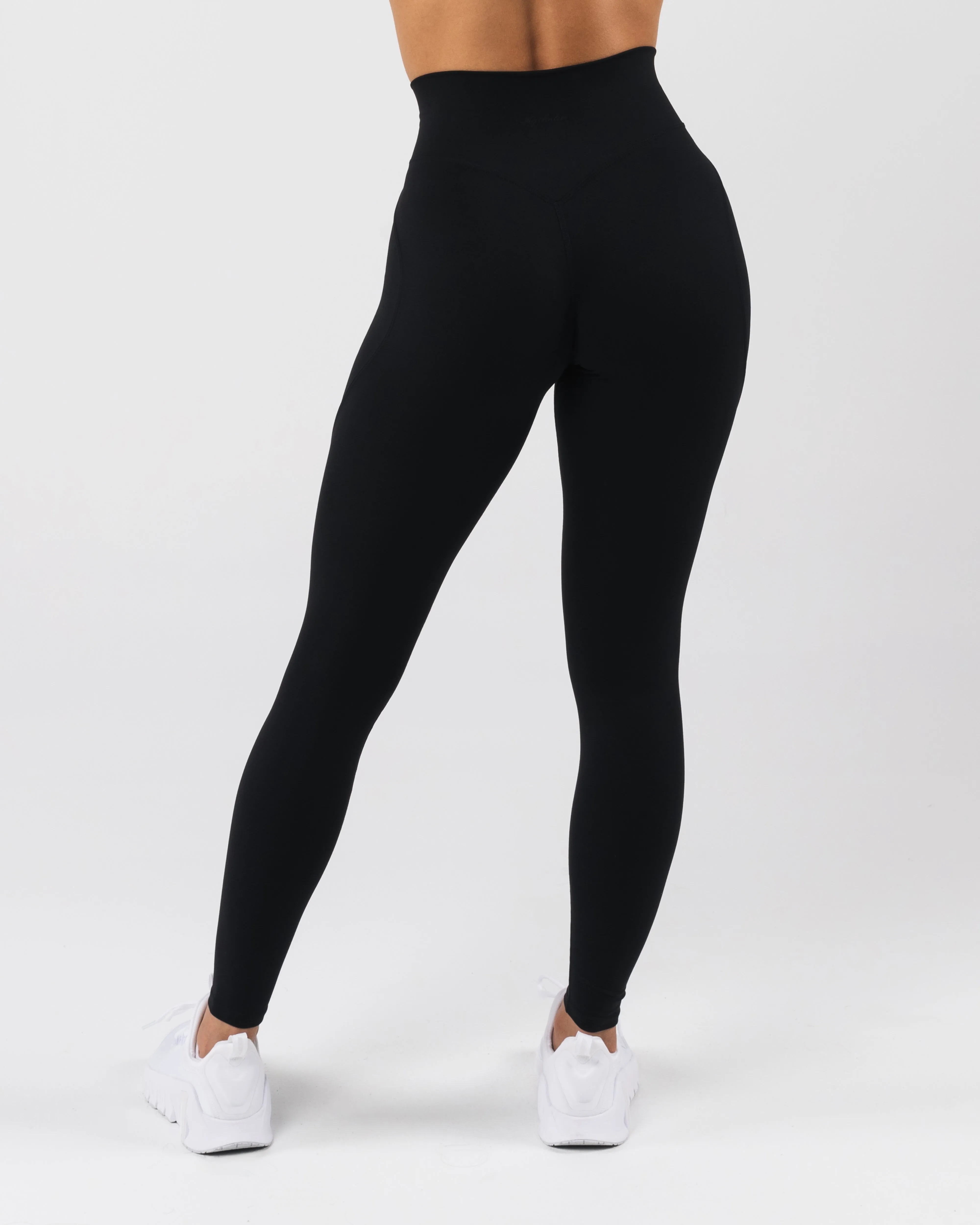 Aura Ultra-High Rise Legging - Onyx sold by Alphalete product image thumbnail 4