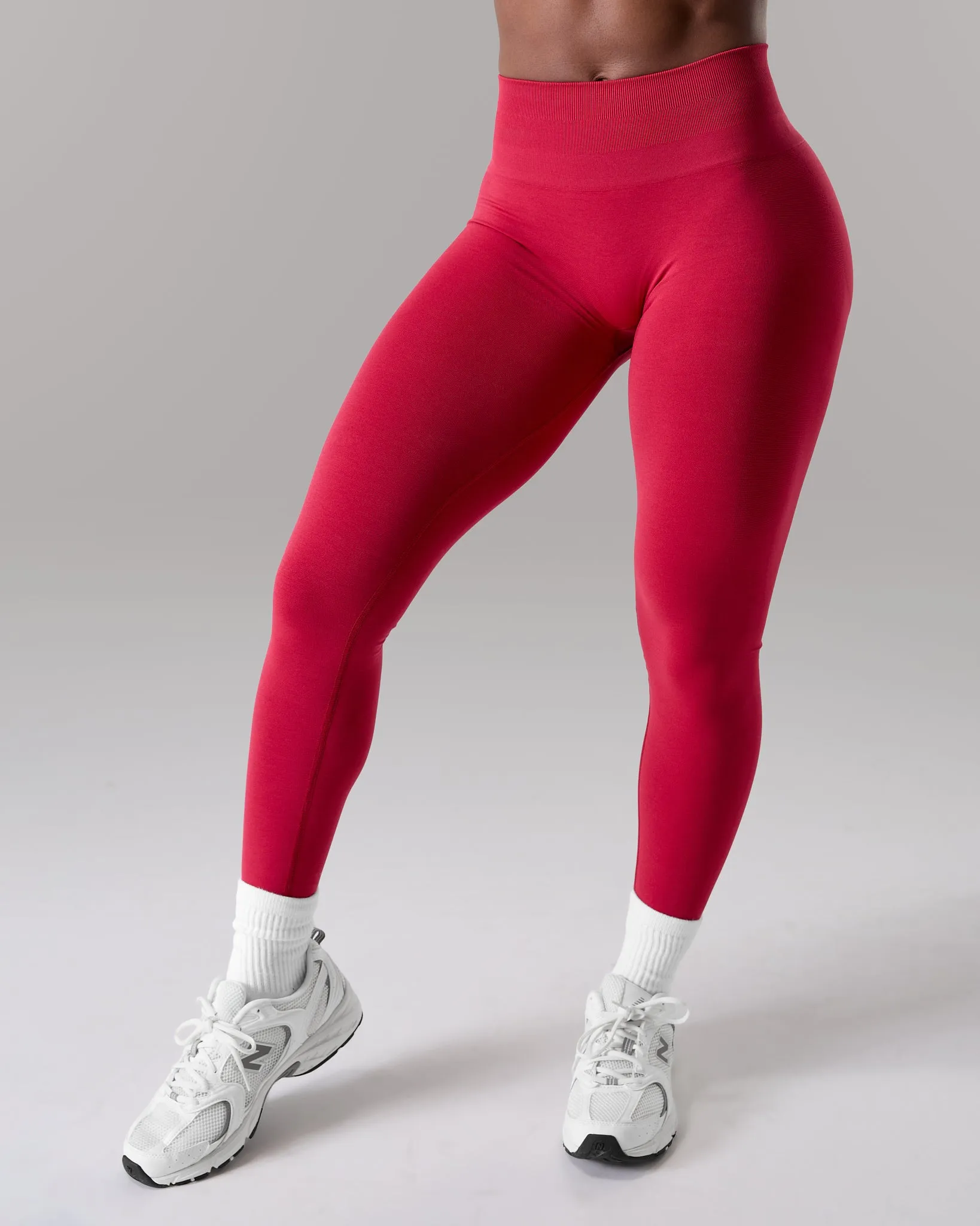Pump Mid Rise Legging - Scarlet sold by Alphalete product image thumbnail 3