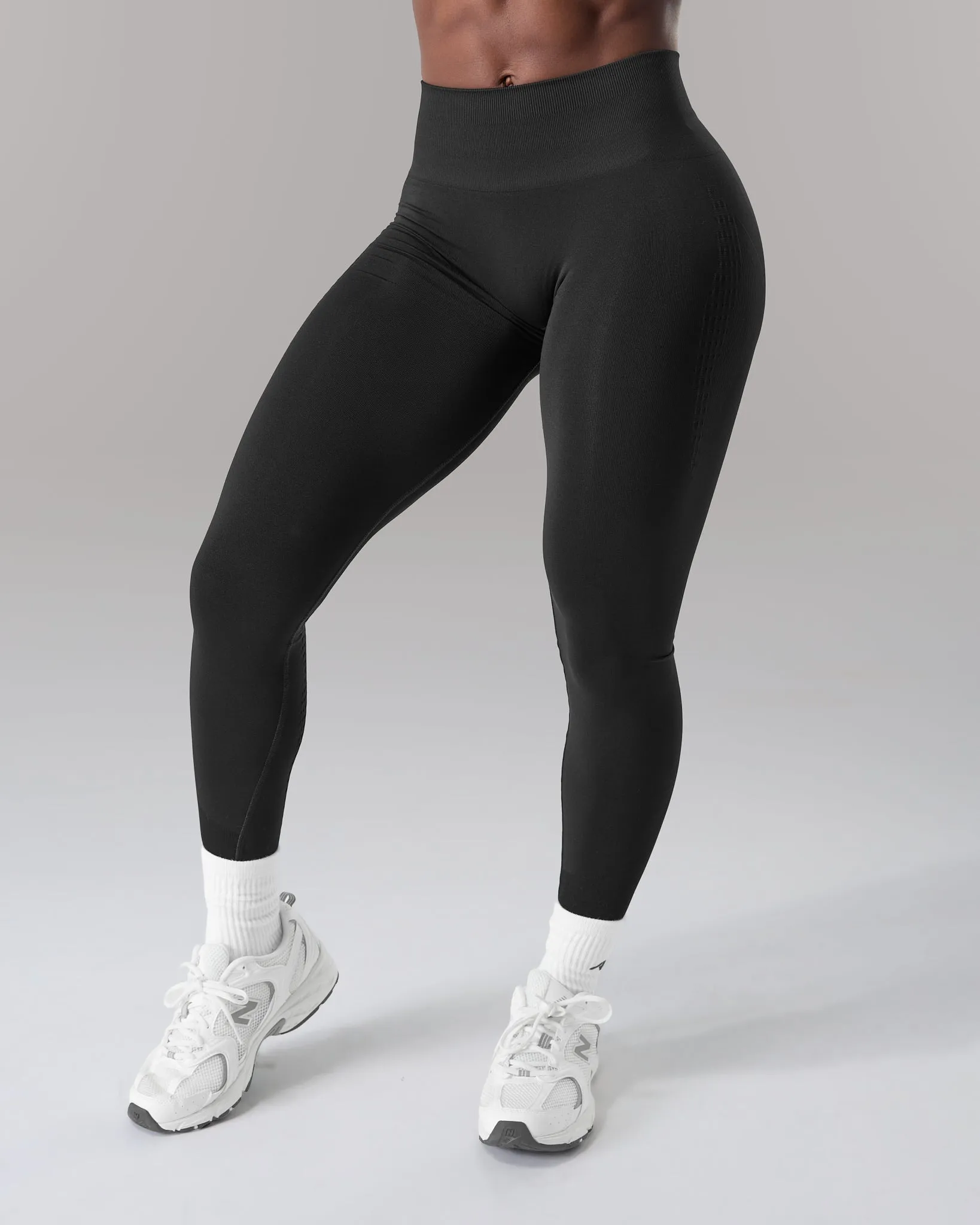 Contour Mid Rise Legging - Black sold by Alphalete product image thumbnail 2