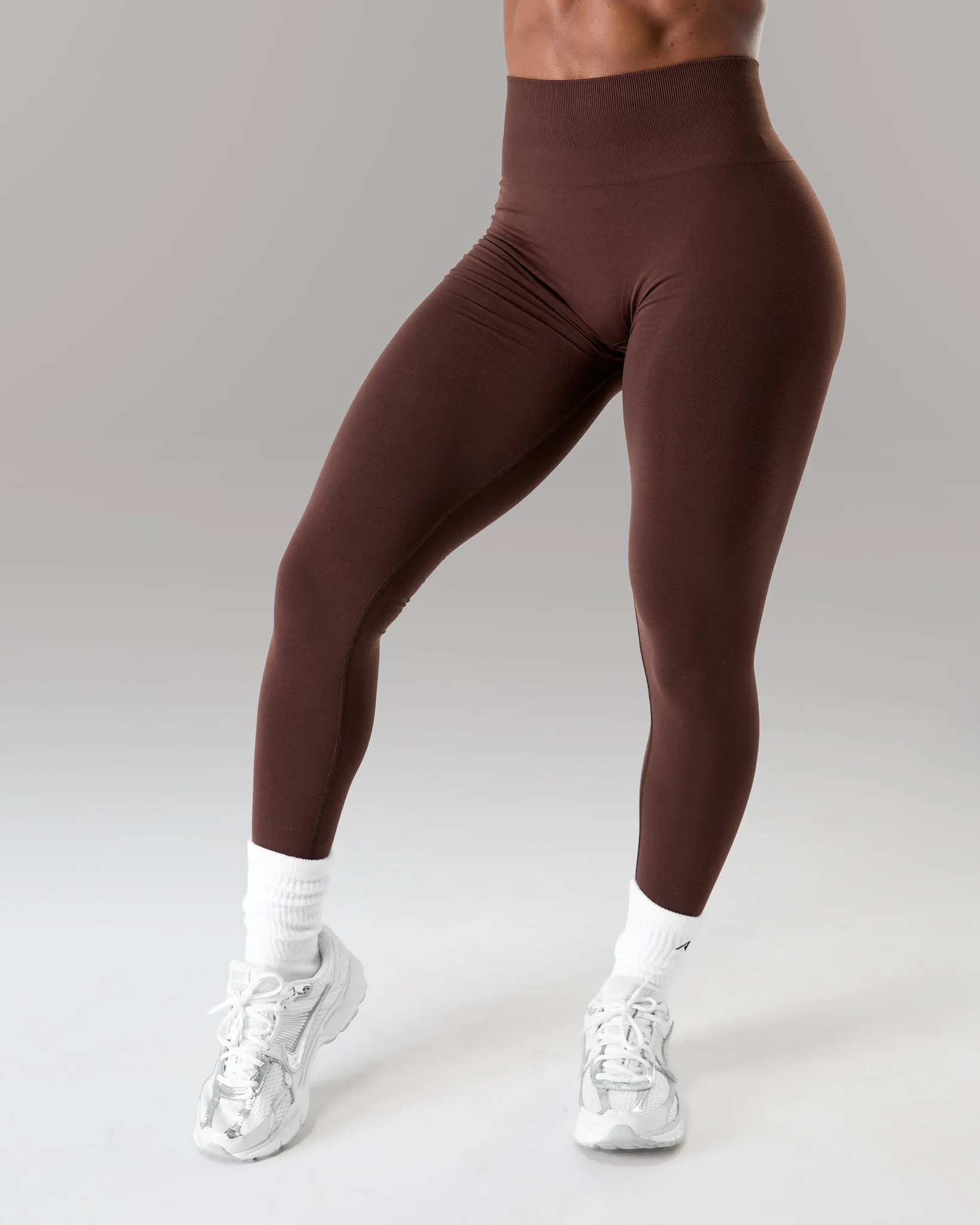 Amplify Ultra-High Rise Legging - Espresso sold by Alphalete product image thumbnail 2
