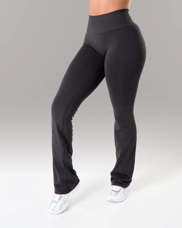 Amplify Ultra-High Rise Flared Pant Long - Black made by Alphalete