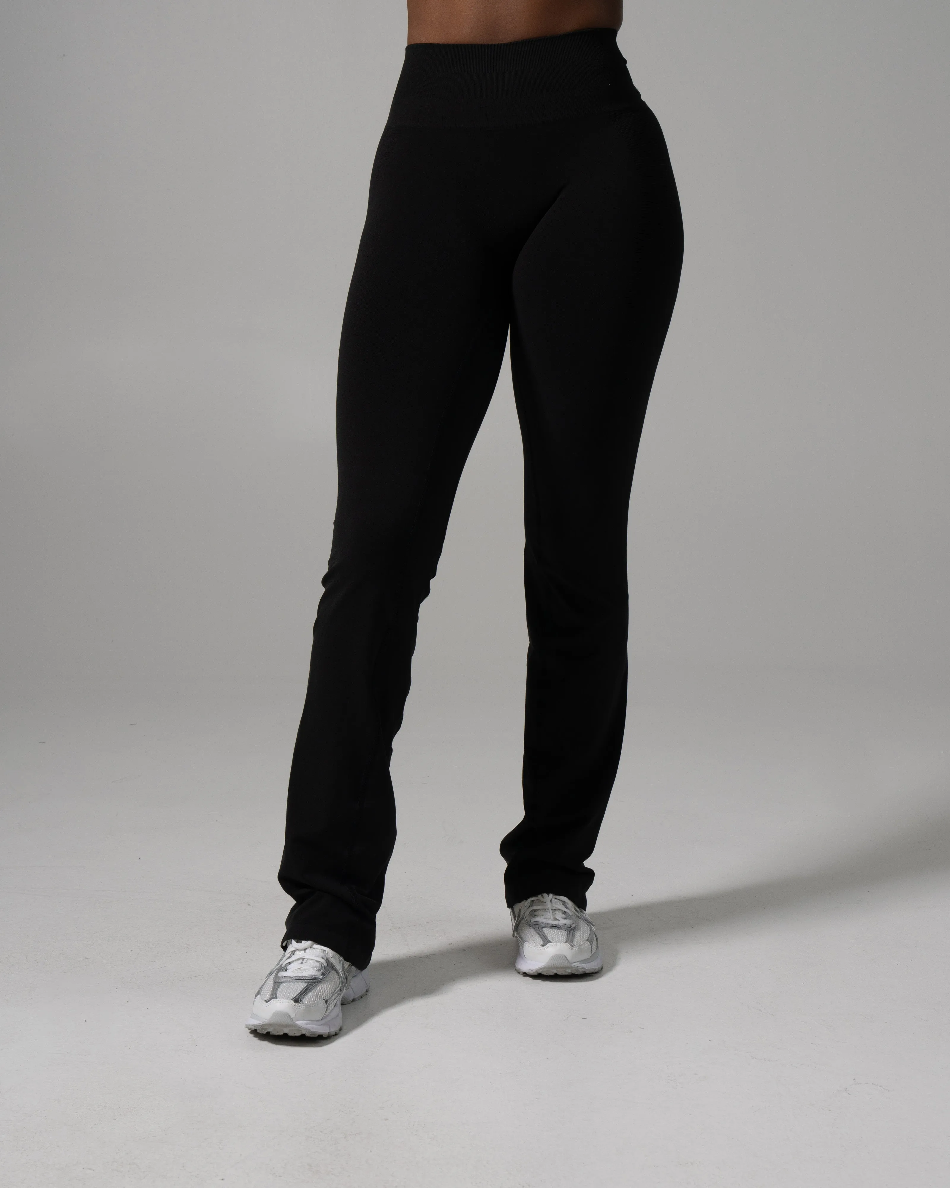 Pump Mid Rise Flared Pant Long - Black sold by Alphalete product image thumbnail 2
