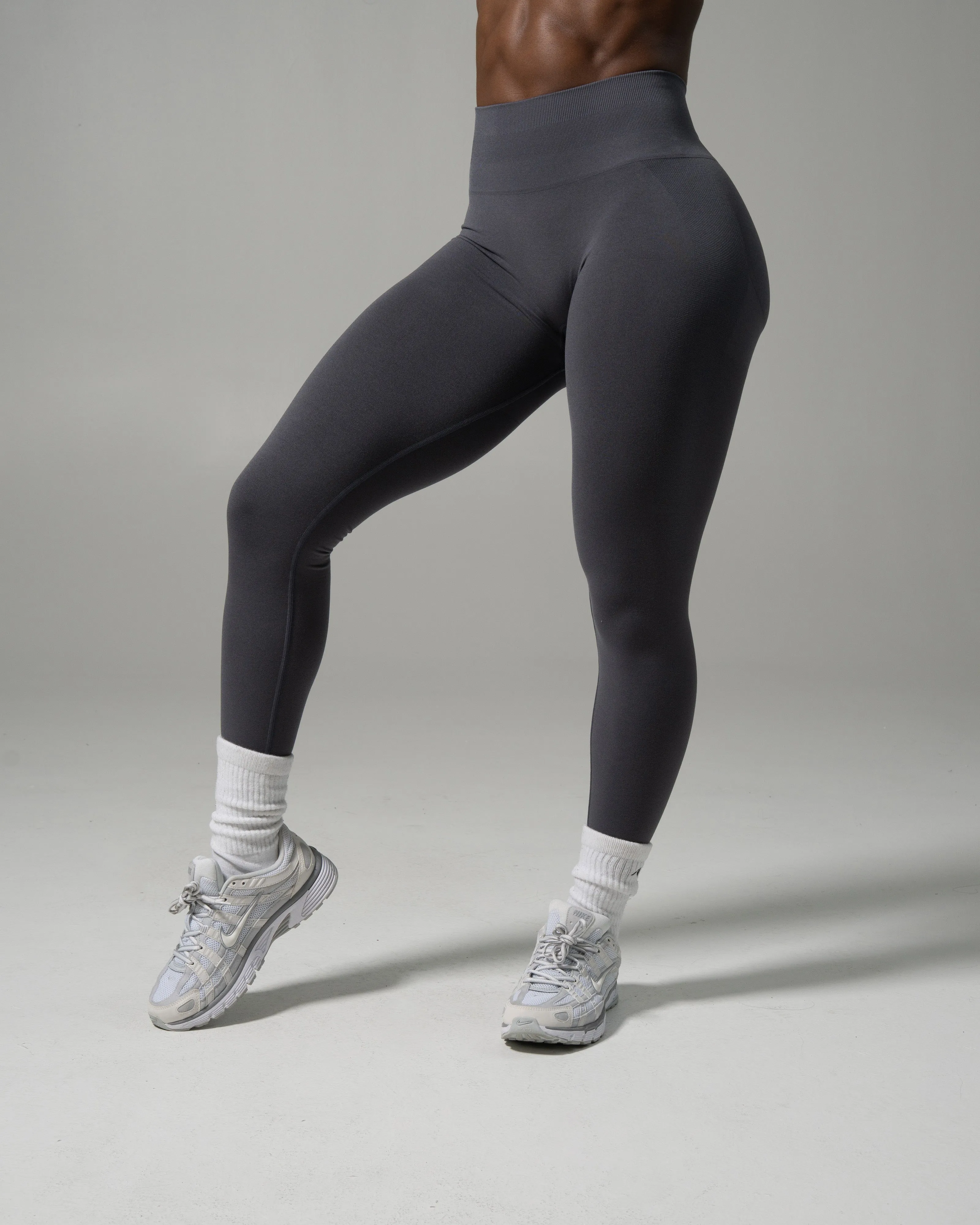Pump Mid Rise Legging - Thunderstorm sold by Alphalete product image thumbnail 3
