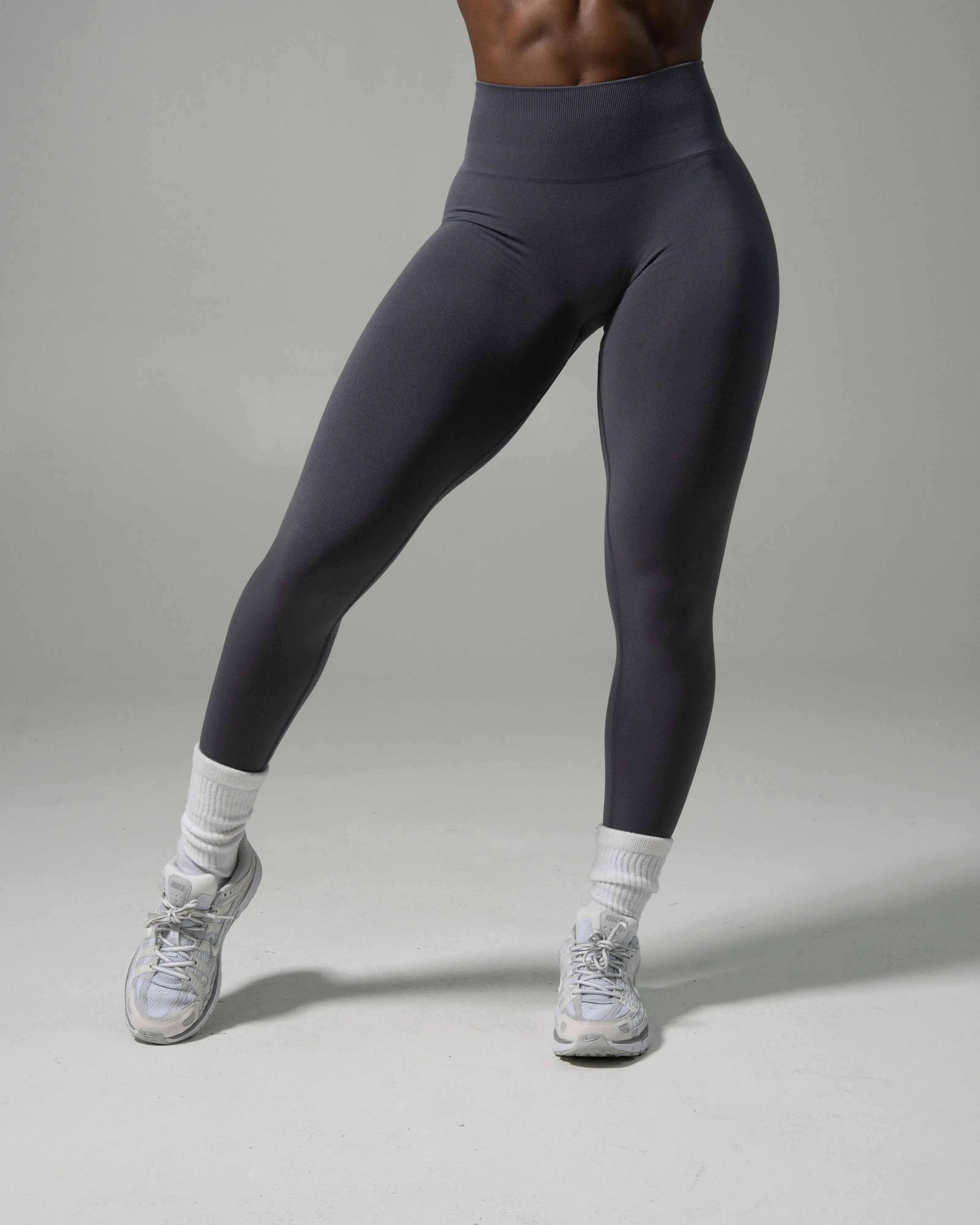 Pump Mid Rise Legging - Thunderstorm sold by Alphalete product image thumbnail 2