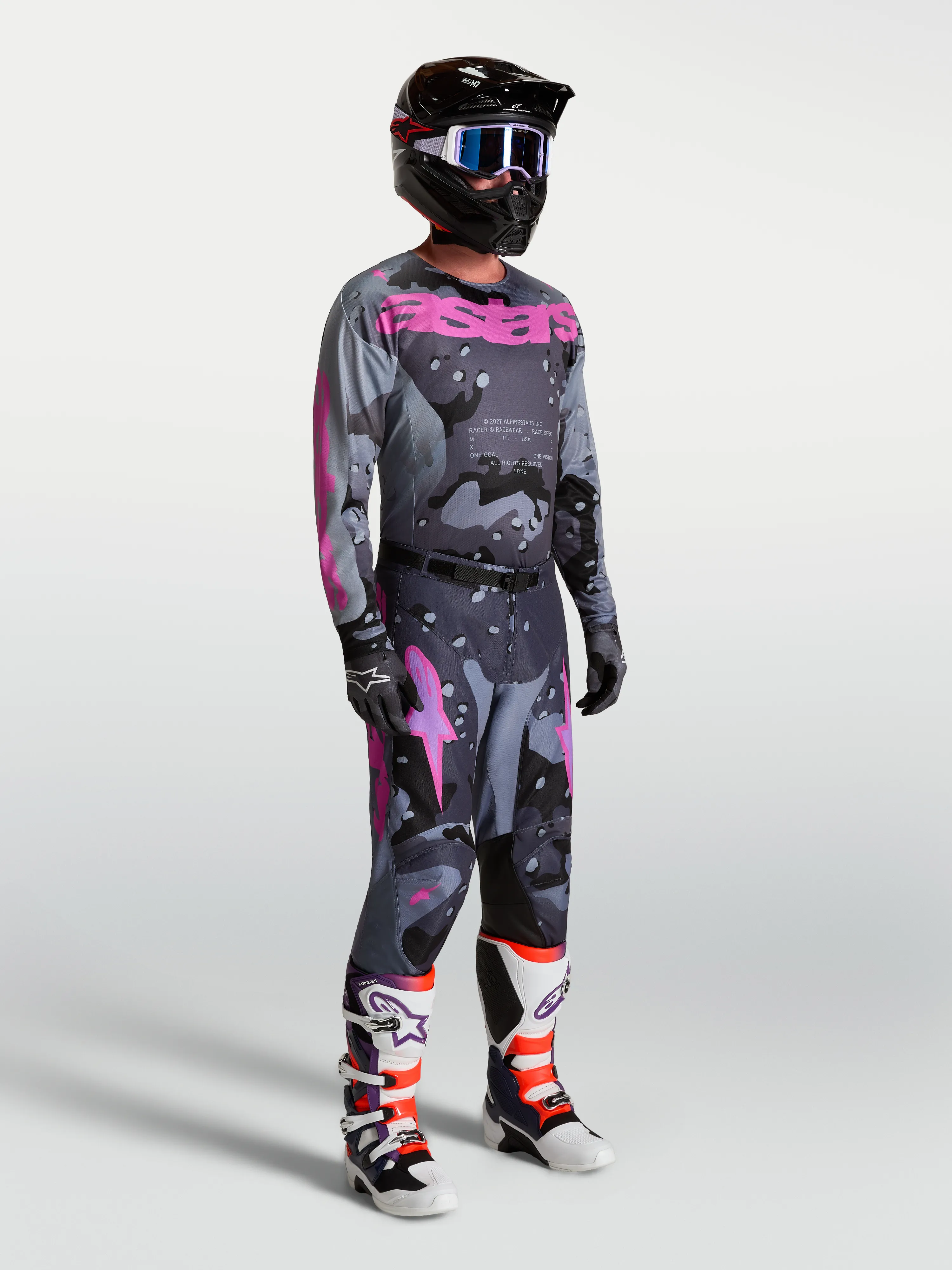 Racer Lone Gear Set sold by Alpine Stars product image thumbnail 2
