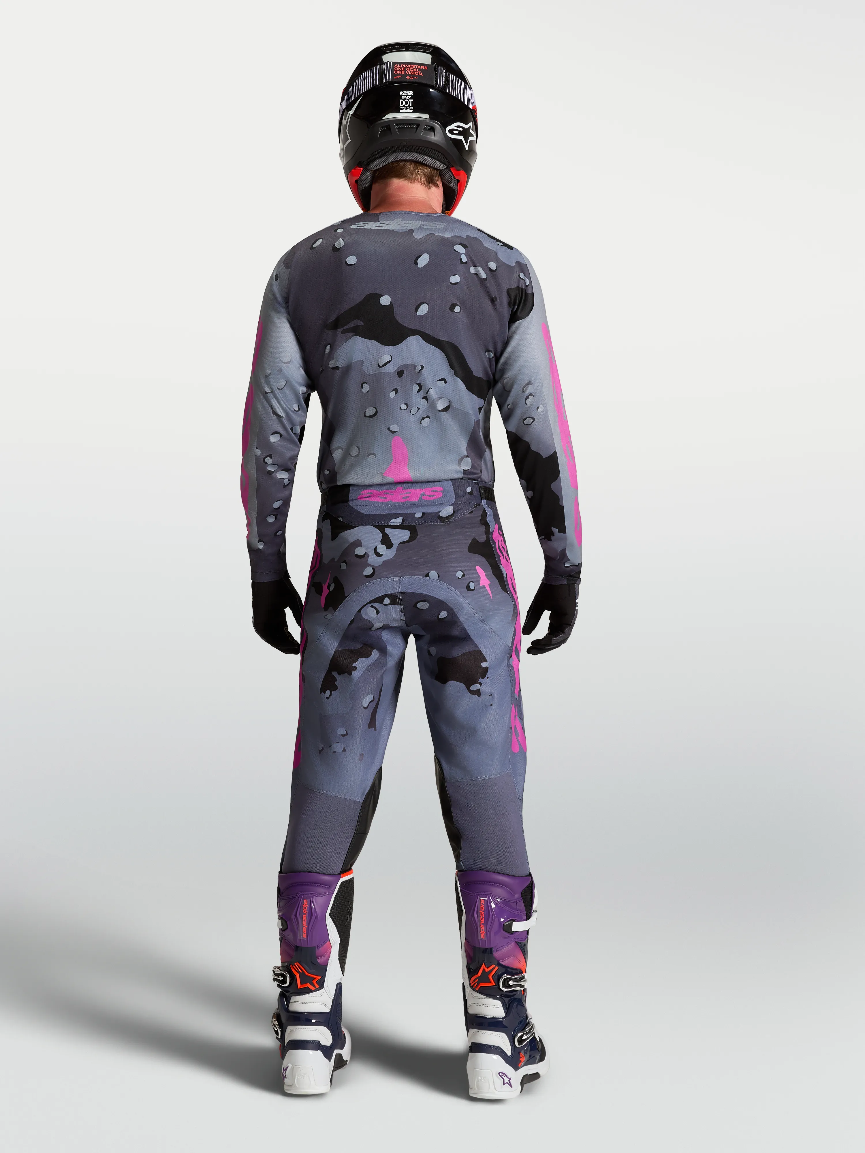 Racer Lone Gear Set sold by Alpine Stars product image thumbnail 3