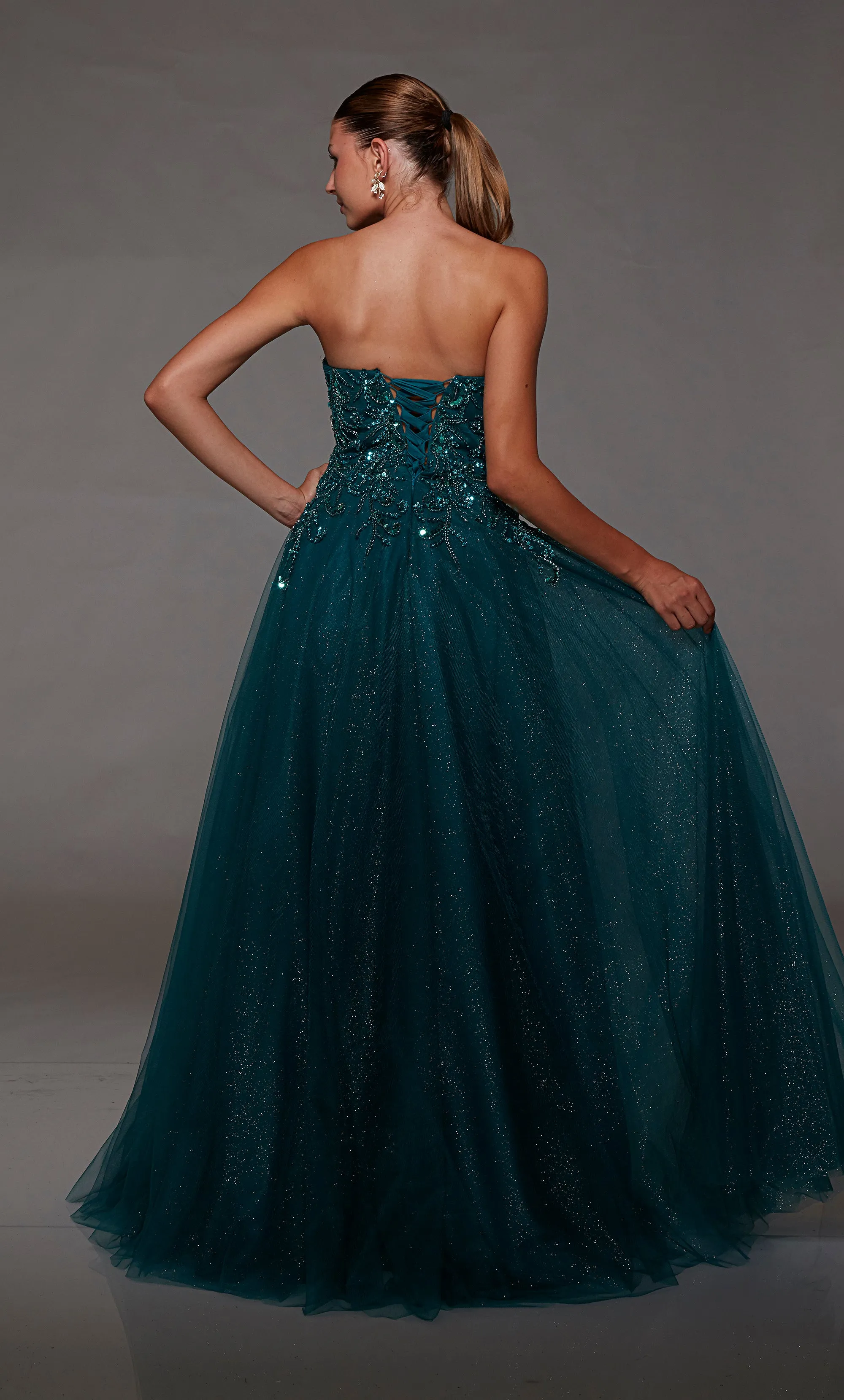 Formal Dress: 1801. Long, Sweetheart Neckline, Ballgown sold by Alyce Paris product image thumbnail 2