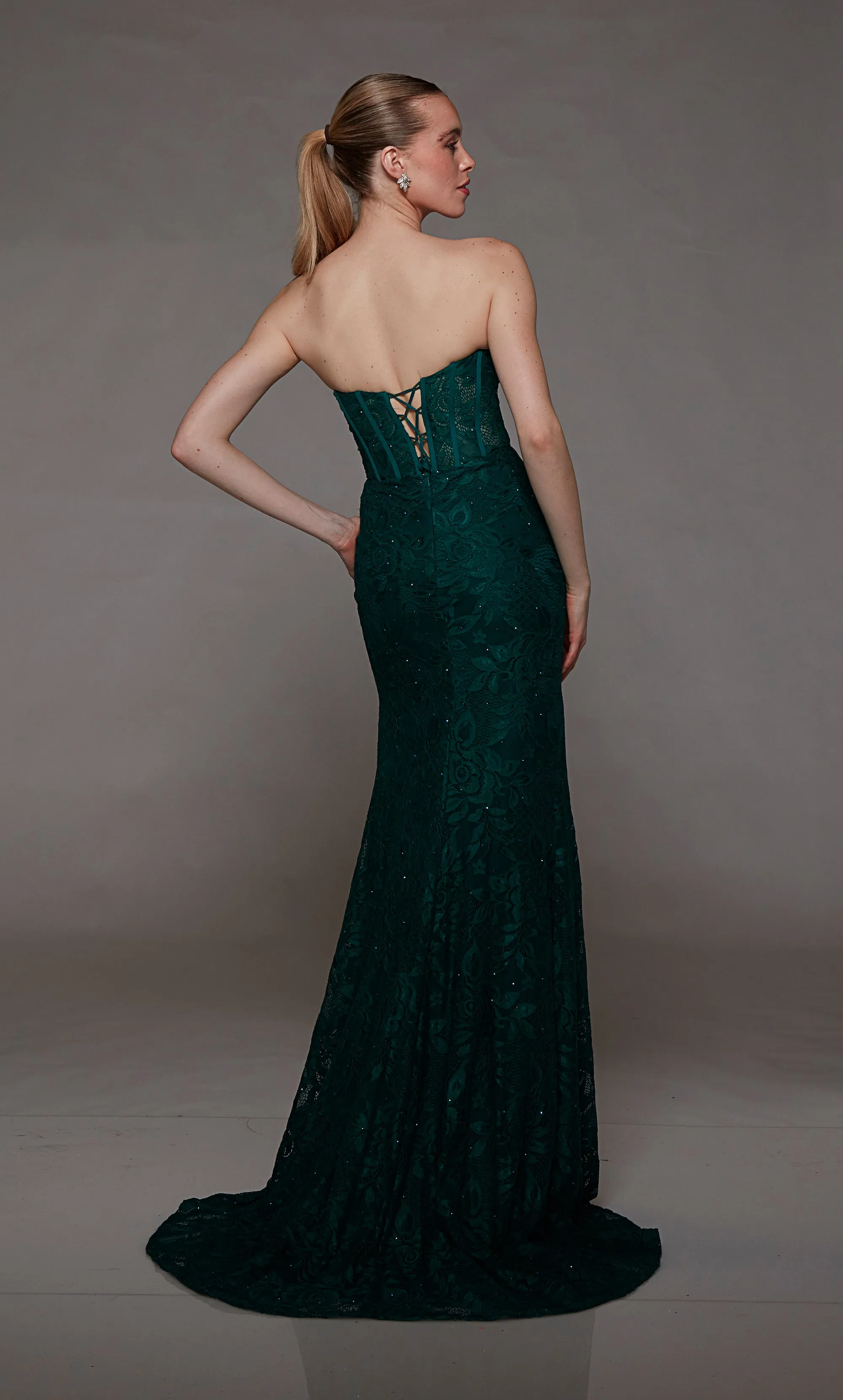 Formal Dress: 1804. Long, Sweetheart Neckline, Straight sold by Alyce Paris product image thumbnail 4