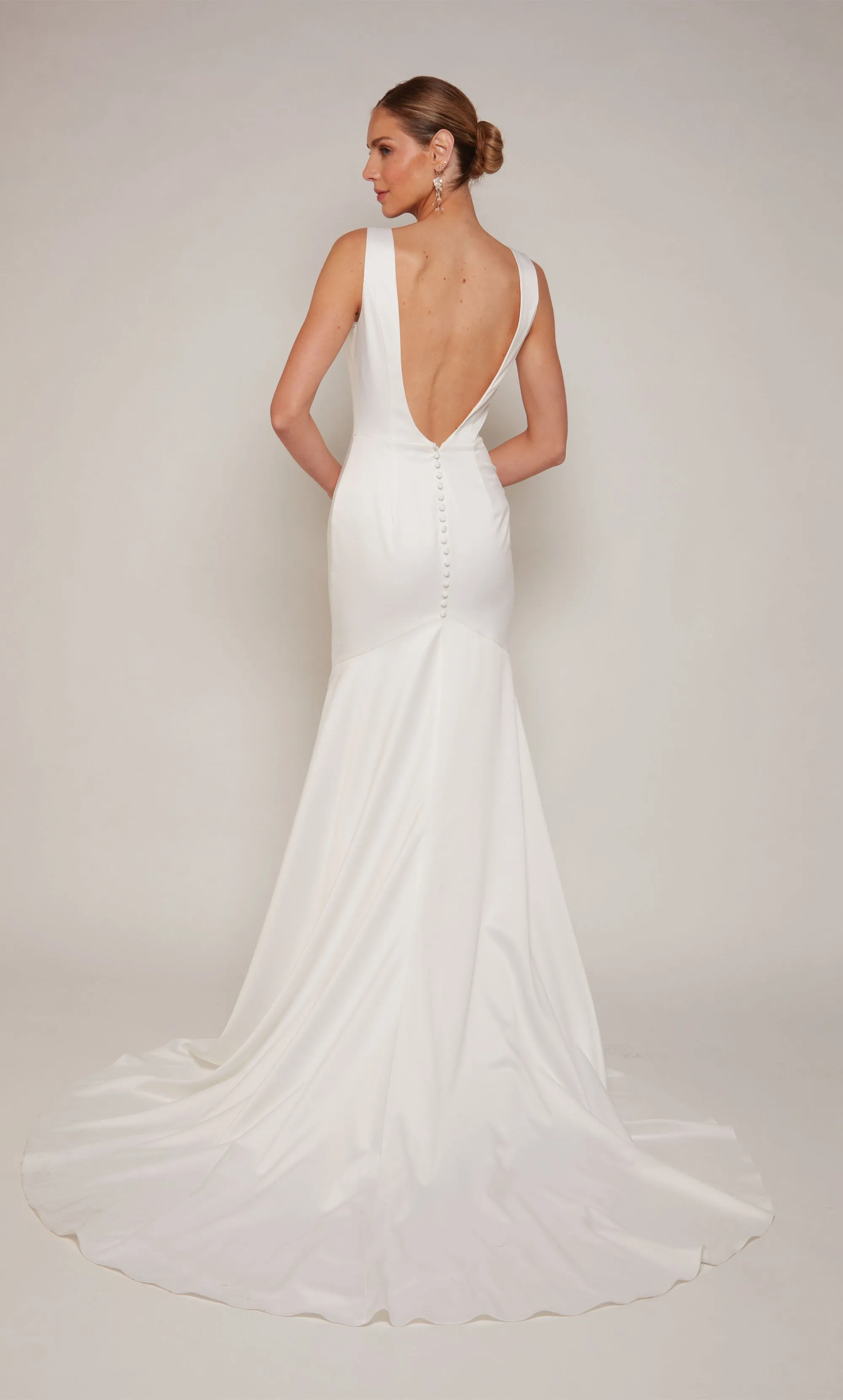 ALYCE Paris 7091 Bridal Plunging Neckline Train Mermaid Dress sold by Alyce Paris product image thumbnail 4