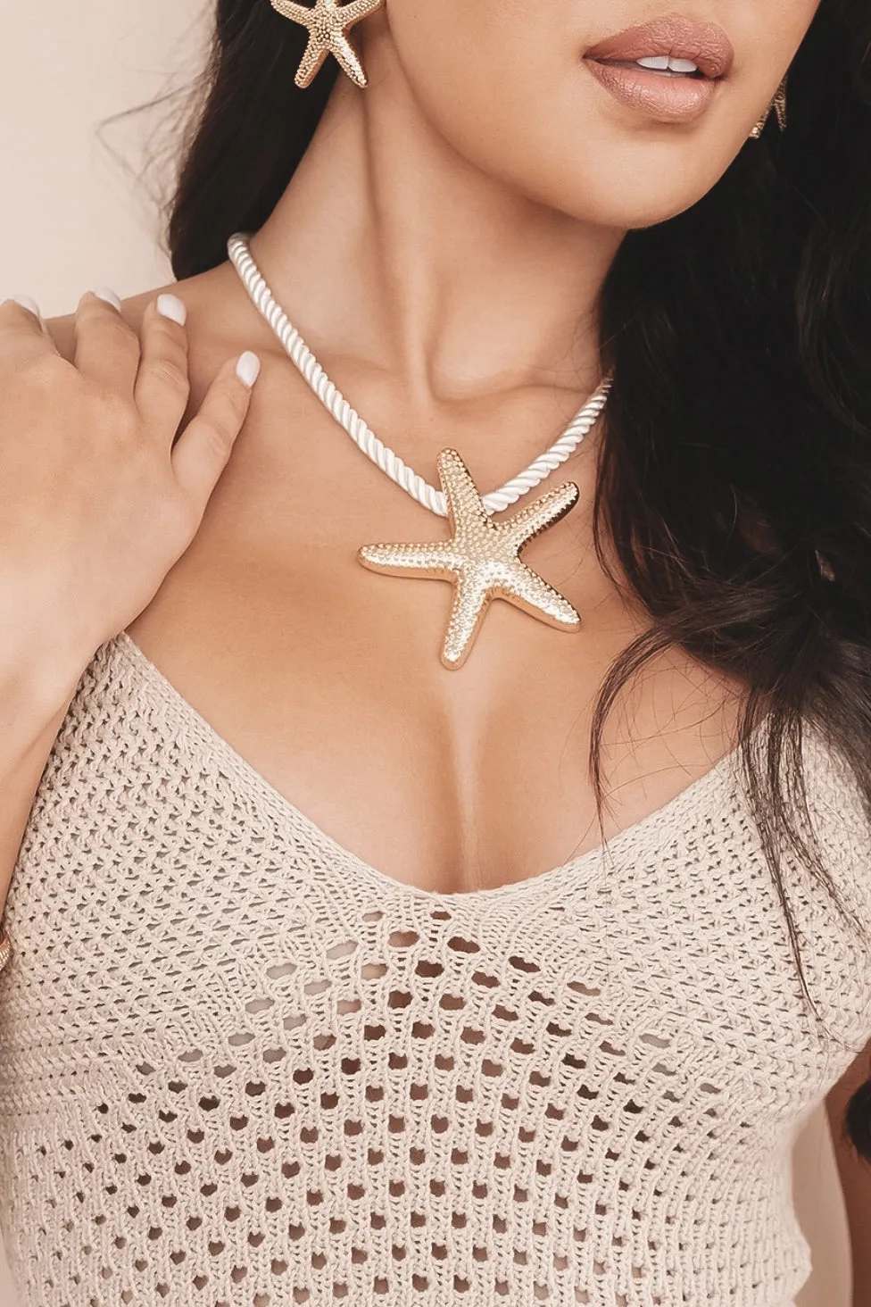 ETTIKA 18k Gold Plated Starfish Statement Pendant Necklace sold by Amazing Lace product image thumbnail 5
