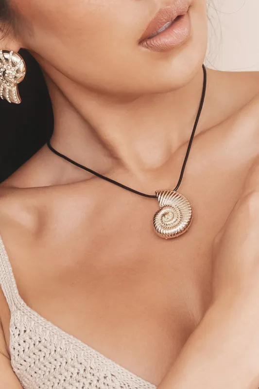 ETTIKA 18k Gold Plated Nautilus Shell Cord Reversible Necklace sold by Amazing Lace