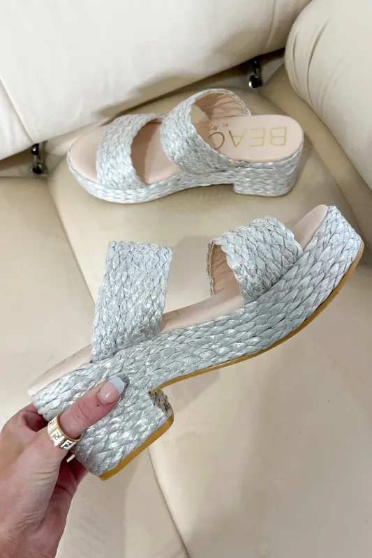 SZ 9 DEAL MATISSE Ocean Ave Silver Sandals sold by Amazing Lace